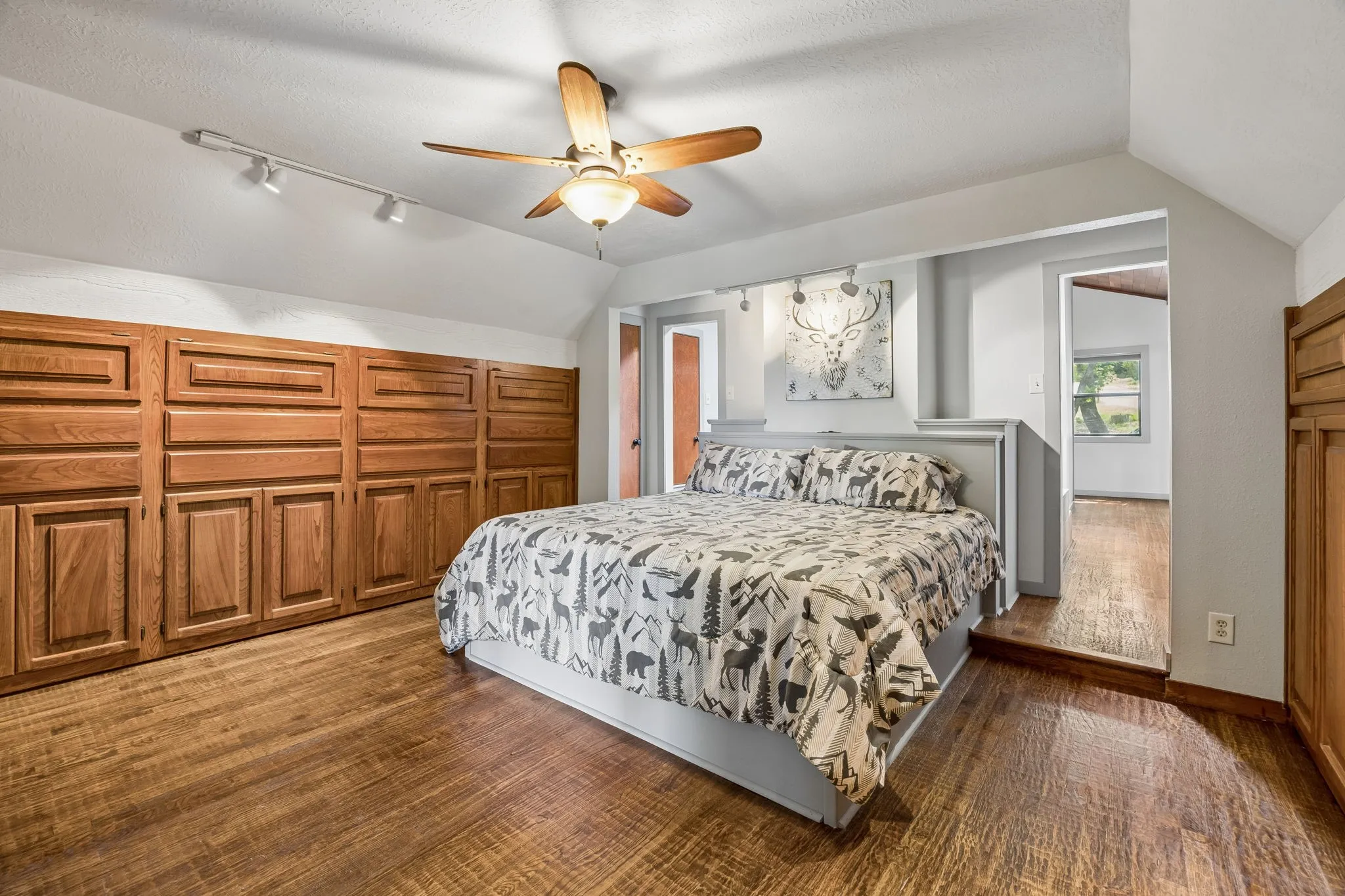Spacious room with plenty of storage