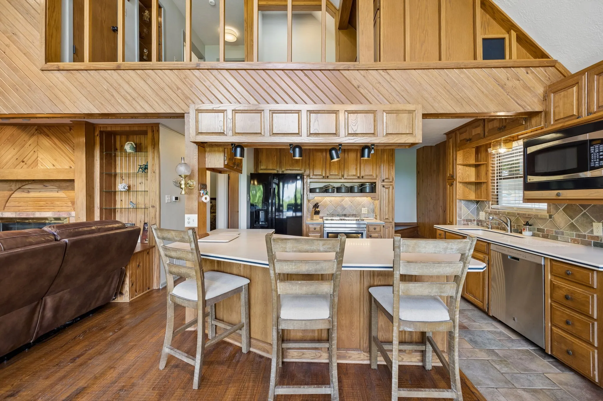 Open Kitchen with Breakfast Bar