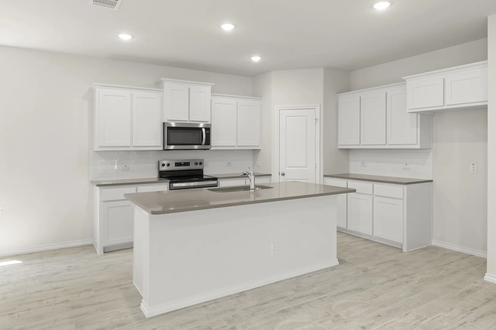 09. 3691 Desperado - Kitchen (2)