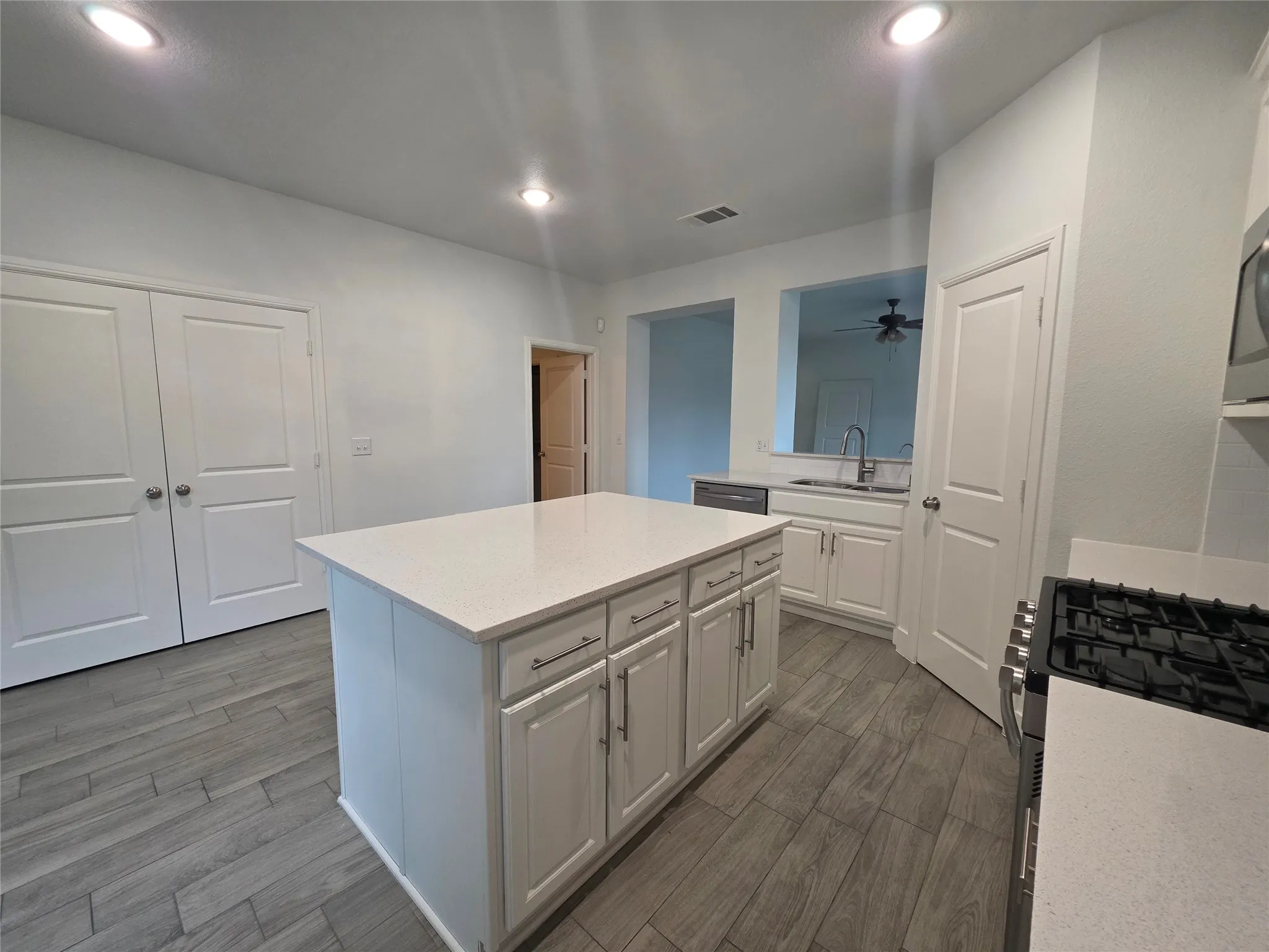 Single Family Residence For Sale in Dallas County , 2719 Frazier Street, Dallas, Texas 75210, 3 Bedroom, 2 Bathroom, Garage spaces, 1,473 Sqft, built in 2022, Preowned, mls#21254812, Real Estate Agent in Dallas, Homes For Sale in Dallas county, Homes For Sale in Dallas, Realtor in Dallas Texas, Real Estate Brokerage Independent Realty Texas, Luminita Cordes Realtor
