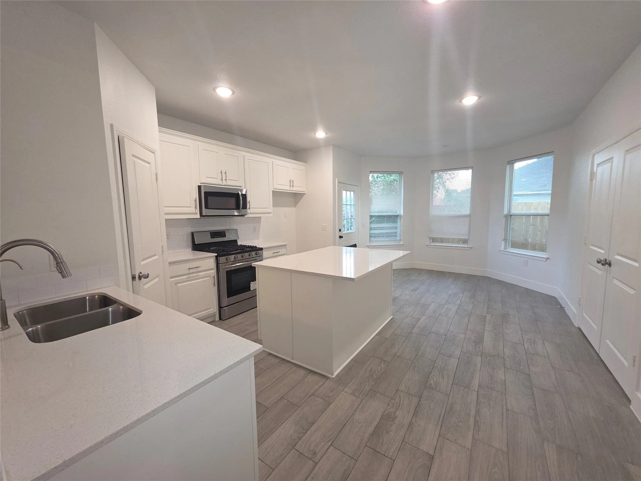 Single Family Residence For Sale in Dallas County , 2719 Frazier Street, Dallas, Texas 75210, 3 Bedroom, 2 Bathroom, Garage spaces, 1,473 Sqft, built in 2022, Preowned, mls#21254812, Real Estate Agent in Dallas, Homes For Sale in Dallas county, Homes For Sale in Dallas, Realtor in Dallas Texas, Real Estate Brokerage Independent Realty Texas, Luminita Cordes Realtor