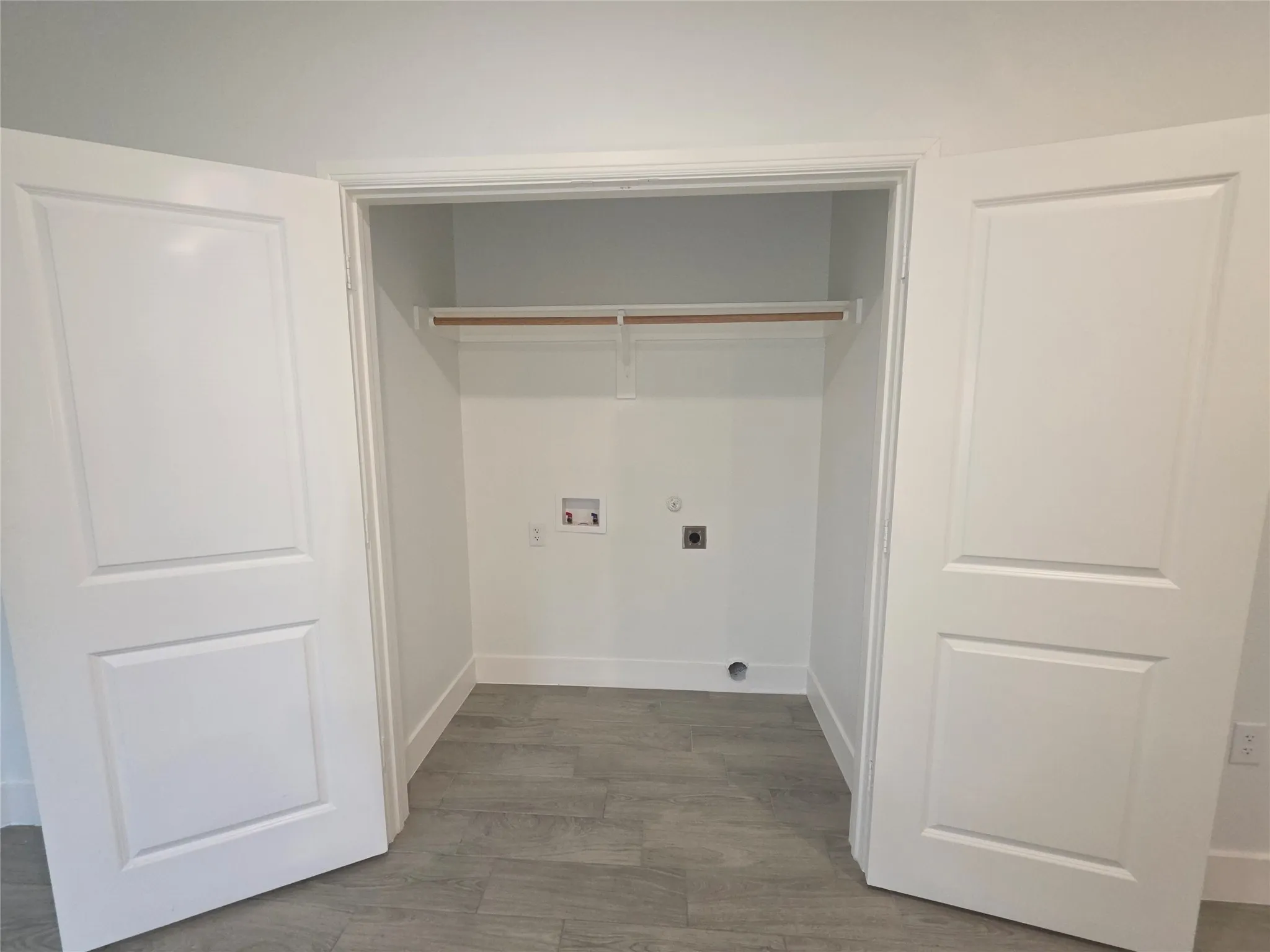 Single Family Residence For Sale in Dallas County , 2719 Frazier Street, Dallas, Texas 75210, 3 Bedroom, 2 Bathroom, Garage spaces, 1,473 Sqft, built in 2022, Preowned, mls#21254812, Real Estate Agent in Dallas, Homes For Sale in Dallas county, Homes For Sale in Dallas, Realtor in Dallas Texas, Real Estate Brokerage Independent Realty Texas, Luminita Cordes Realtor