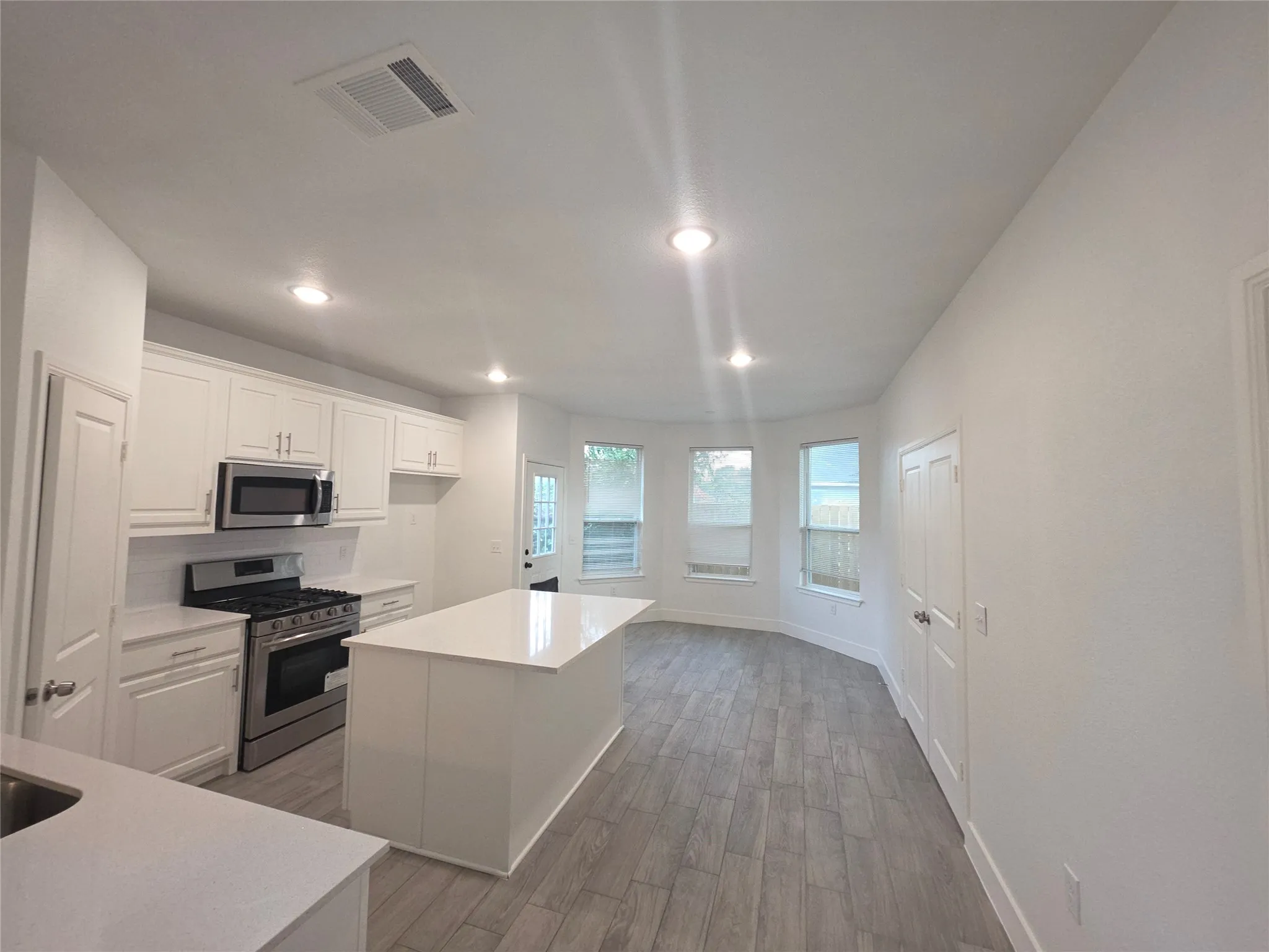 Single Family Residence For Sale in Dallas County , 2719 Frazier Street, Dallas, Texas 75210, 3 Bedroom, 2 Bathroom, Garage spaces, 1,473 Sqft, built in 2022, Preowned, mls#21254812, Real Estate Agent in Dallas, Homes For Sale in Dallas county, Homes For Sale in Dallas, Realtor in Dallas Texas, Real Estate Brokerage Independent Realty Texas, Luminita Cordes Realtor