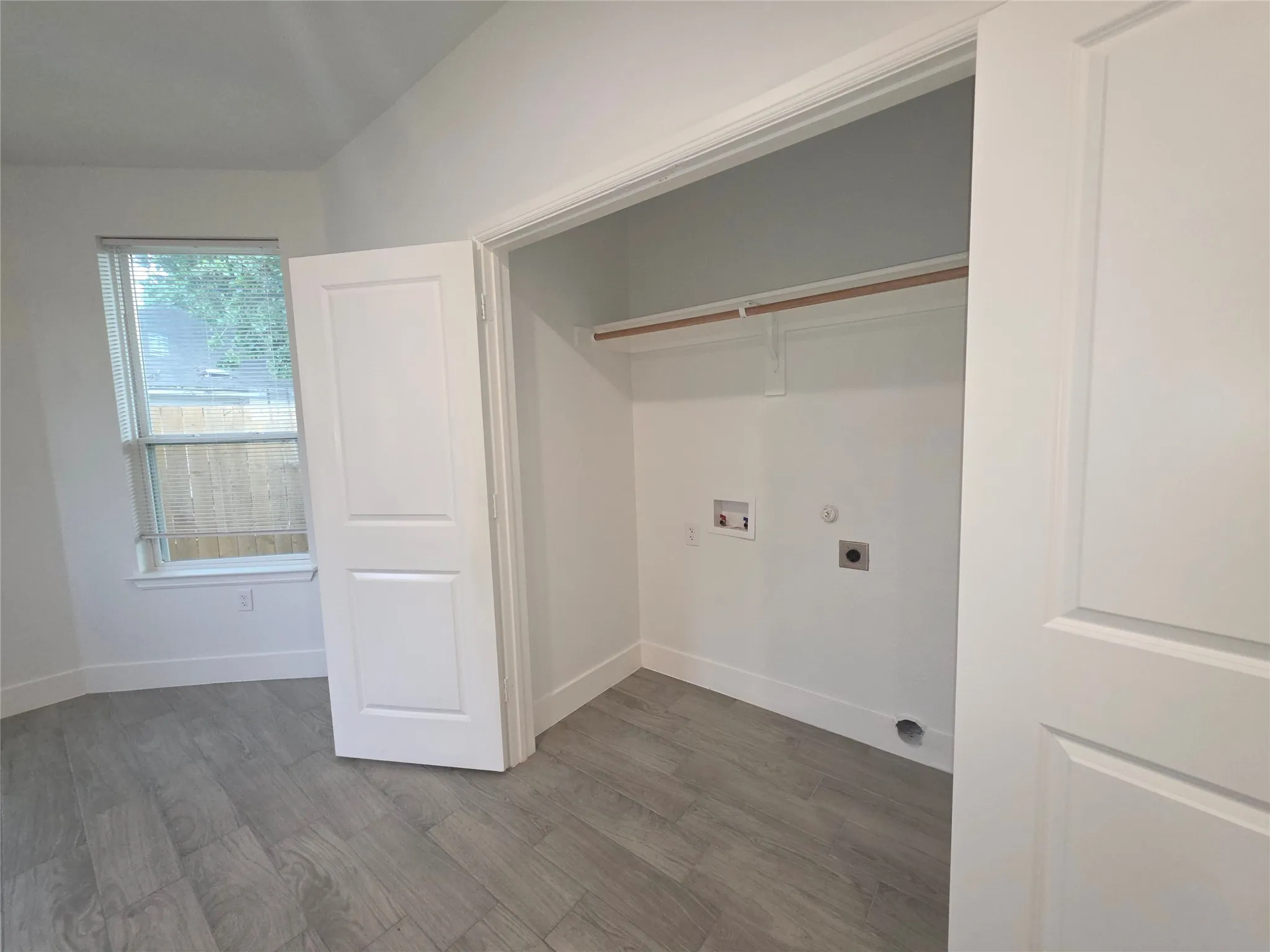 Single Family Residence For Sale in Dallas County , 2719 Frazier Street, Dallas, Texas 75210, 3 Bedroom, 2 Bathroom, Garage spaces, 1,473 Sqft, built in 2022, Preowned, mls#21254812, Real Estate Agent in Dallas, Homes For Sale in Dallas county, Homes For Sale in Dallas, Realtor in Dallas Texas, Real Estate Brokerage Independent Realty Texas, Luminita Cordes Realtor