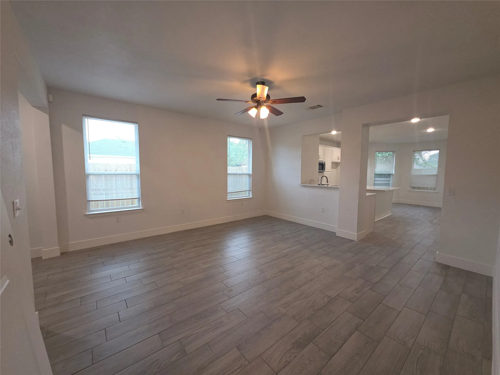 Single Family Residence For Sale in Dallas County , 2719 Frazier Street, Dallas, Texas 75210, 3 Bedroom, 2 Bathroom, Garage spaces, 1,473 Sqft, built in 2022, Preowned, mls#21254812, Real Estate Agent in Dallas, Homes For Sale in Dallas county, Homes For Sale in Dallas, Realtor in Dallas Texas, Real Estate Brokerage Independent Realty Texas, Luminita Cordes Realtor