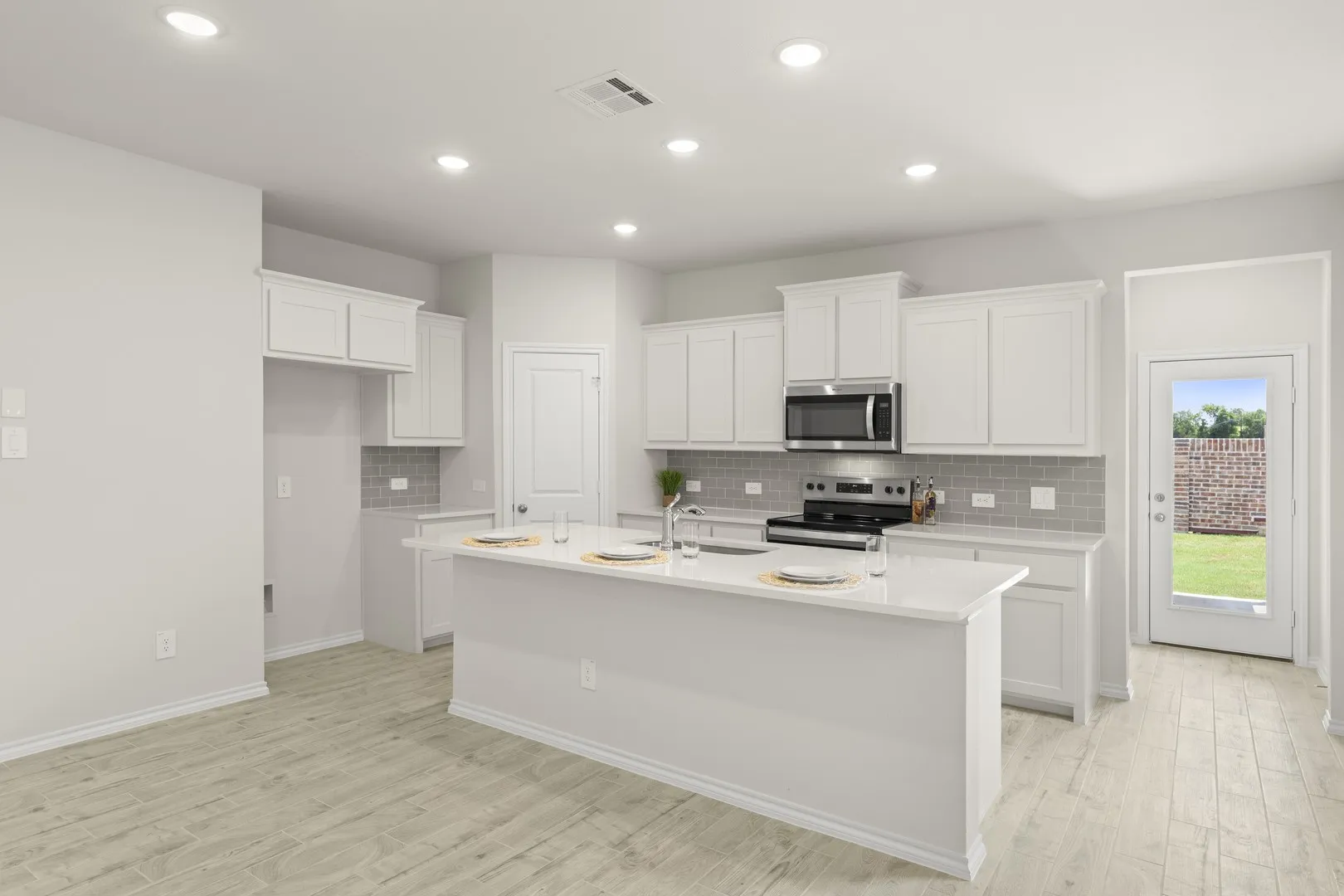 15. 3695 Desperado - Kitchen (2)