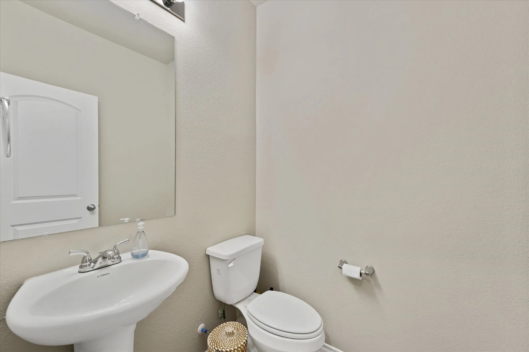 Single Family Residence For Rent in Dallas County , 2756 Baneberry Lane, Mesquite, Texas 75150, 3 Bedroom, 3 Bathroom, 2 Garage spaces, 1,712 Sqft, built in 2021, mls#21256835, Real Estate Agent in Mesquite, Homes For Rent in Dallas county, Homes For Rent in Mesquite, Realtor in Mesquite Texas, Real Estate Brokerage Independent Realty Texas, Luminita Cordes Realtor