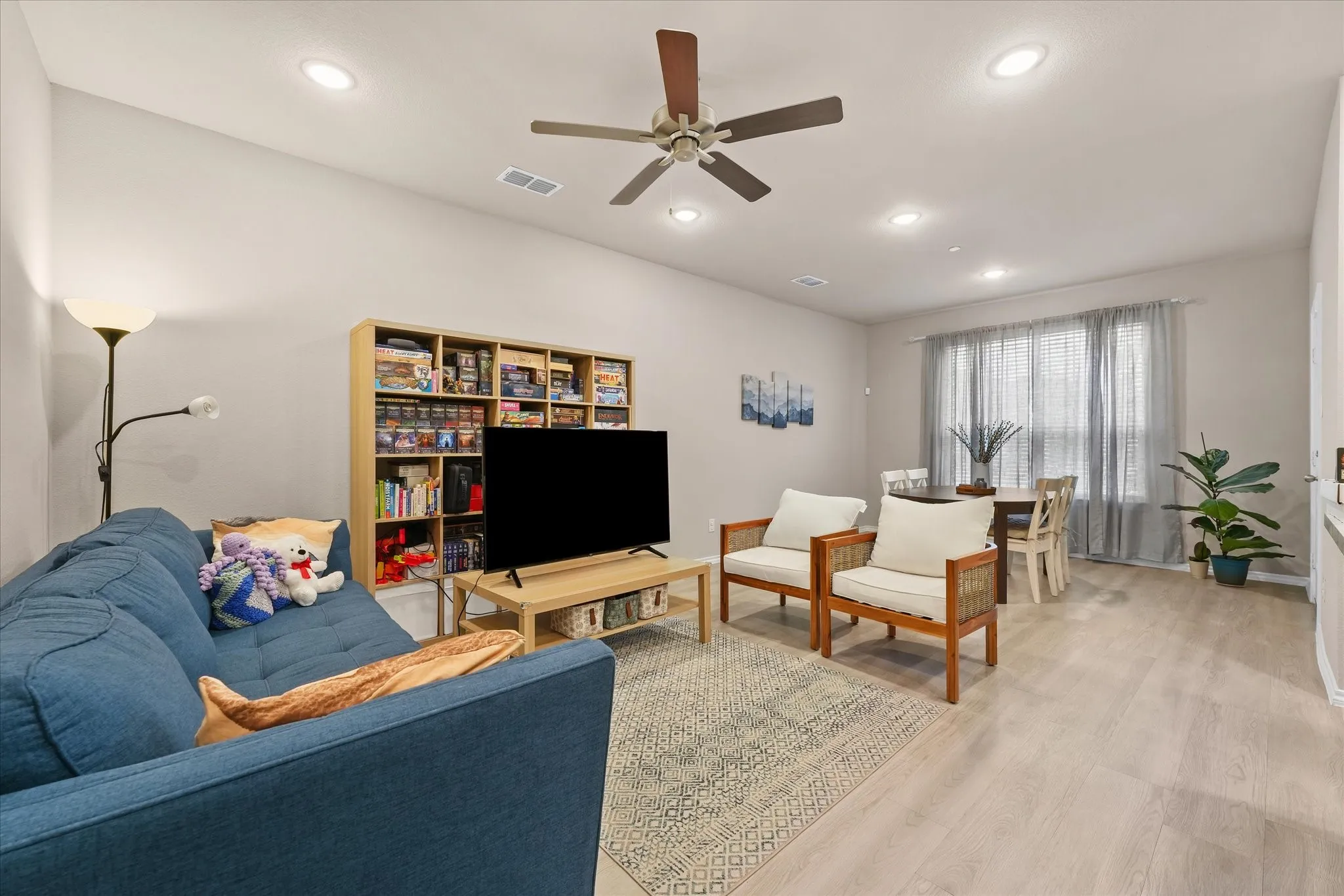 Single Family Residence For Rent