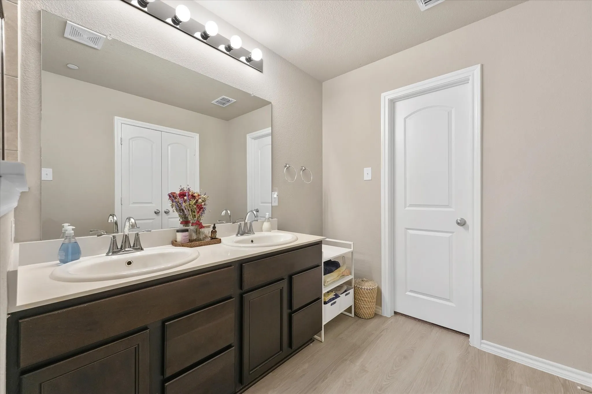 Single Family Residence For Rent in Dallas County , 2756 Baneberry Lane, Mesquite, Texas 75150, 3 Bedroom, 3 Bathroom, 2 Garage spaces, 1,712 Sqft, built in 2021, mls#21256835, Real Estate Agent in Mesquite, Homes For Rent in Dallas county, Homes For Rent in Mesquite, Realtor in Mesquite Texas, Real Estate Brokerage Independent Realty Texas, Luminita Cordes Realtor