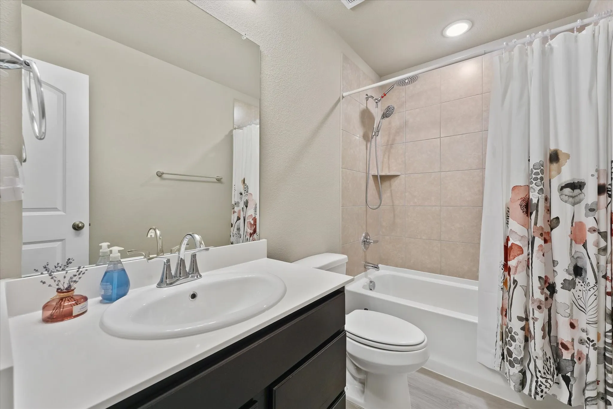 Single Family Residence For Rent in Dallas County , 2756 Baneberry Lane, Mesquite, Texas 75150, 3 Bedroom, 3 Bathroom, 2 Garage spaces, 1,712 Sqft, built in 2021, mls#21256835, Real Estate Agent in Mesquite, Homes For Rent in Dallas county, Homes For Rent in Mesquite, Realtor in Mesquite Texas, Real Estate Brokerage Independent Realty Texas, Luminita Cordes Realtor