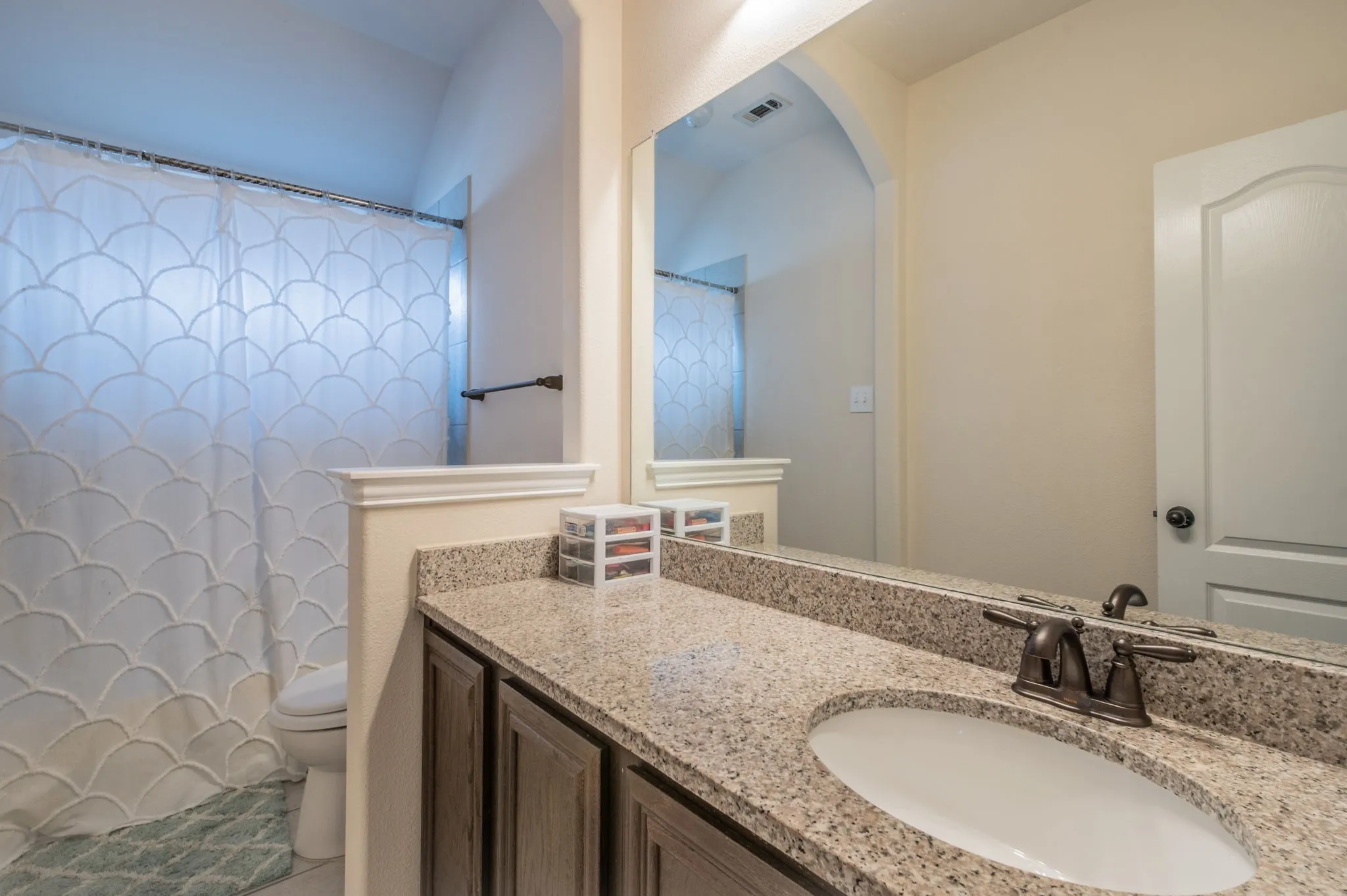 Single Family Residence For Sale in Ellis County , 441 Rockaway Drive, Midlothian, Texas 76065, 4 Bedroom, 3 Bathroom, 2 Garage spaces, 2,662 Sqft, built in 2018, mls#21256473, Real Estate Agent in Midlothian, Homes For Sale in Ellis county, Homes For Sale in Midlothian, Realtor in Midlothian Texas, Real Estate Brokerage Independent Realty Texas, Luminita Cordes Realtor