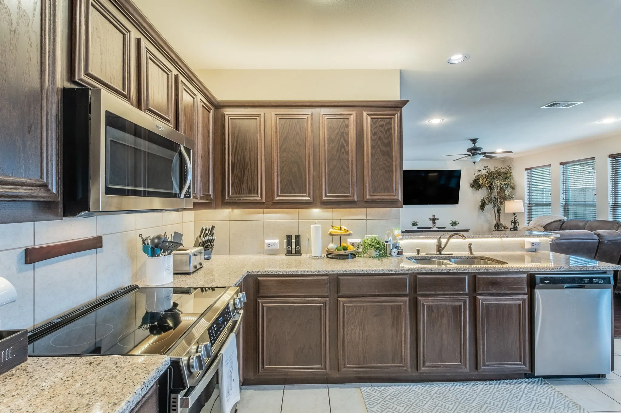 Single Family Residence For Sale in Ellis County , 441 Rockaway Drive, Midlothian, Texas 76065, 4 Bedroom, 3 Bathroom, 2 Garage spaces, 2,662 Sqft, built in 2018, mls#21256473, Real Estate Agent in Midlothian, Homes For Sale in Ellis county, Homes For Sale in Midlothian, Realtor in Midlothian Texas, Real Estate Brokerage Independent Realty Texas, Luminita Cordes Realtor