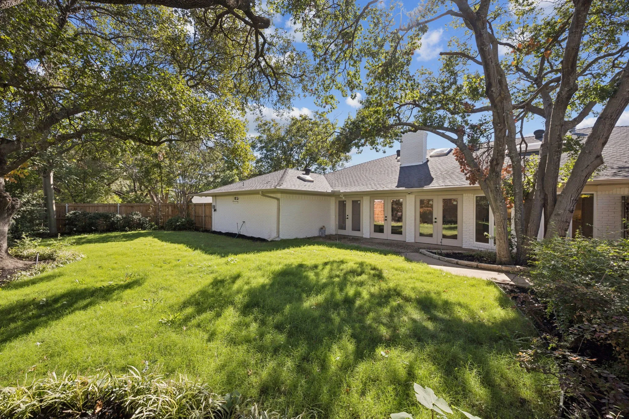 Single Family Residence For Sale in Dallas County , 4331 Laren Lane, Dallas, Texas 75244, 4 Bedroom, 3 Bathroom, 2 Garage spaces, 3,120 Sqft, built in 1971, Price $1,250,000, mls#21256844, Real Estate Agent in Dallas, Homes For Sale in Dallas county, Homes For Sale in Dallas, Realtor in Dallas Texas, Real Estate Brokerage Independent Realty Texas, Luminita Cordes Realtor