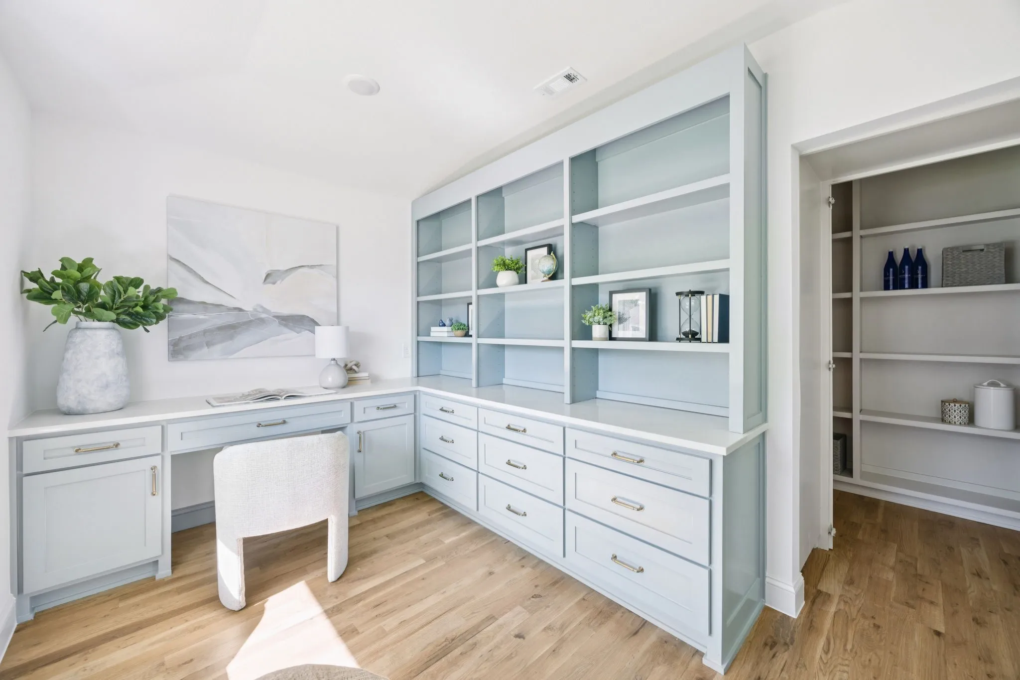 Single Family Residence For Sale in Dallas County , 4331 Laren Lane, Dallas, Texas 75244, 4 Bedroom, 3 Bathroom, 2 Garage spaces, 3,120 Sqft, built in 1971, Price $1,250,000, mls#21256844, Real Estate Agent in Dallas, Homes For Sale in Dallas county, Homes For Sale in Dallas, Realtor in Dallas Texas, Real Estate Brokerage Independent Realty Texas, Luminita Cordes Realtor