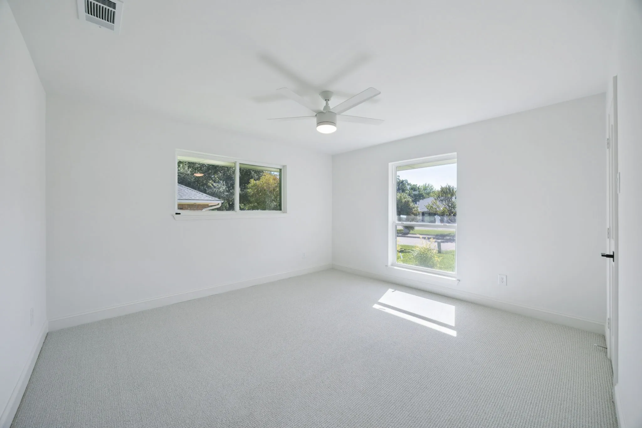 Single Family Residence For Sale in Dallas County , 4331 Laren Lane, Dallas, Texas 75244, 4 Bedroom, 3 Bathroom, 2 Garage spaces, 3,120 Sqft, built in 1971, Price $1,250,000, mls#21256844, Real Estate Agent in Dallas, Homes For Sale in Dallas county, Homes For Sale in Dallas, Realtor in Dallas Texas, Real Estate Brokerage Independent Realty Texas, Luminita Cordes Realtor