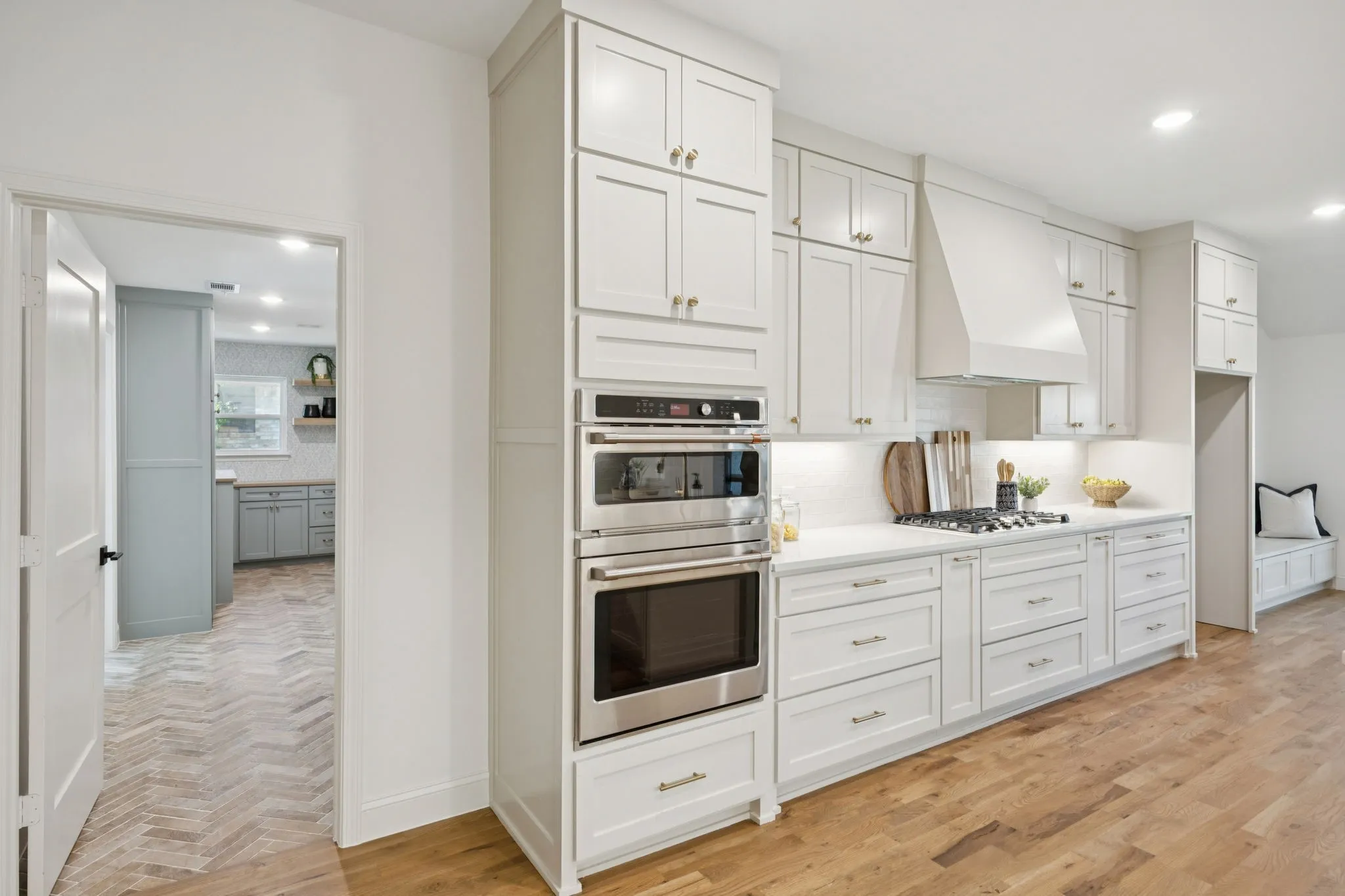 Single Family Residence For Sale in Dallas County , 4331 Laren Lane, Dallas, Texas 75244, 4 Bedroom, 3 Bathroom, 2 Garage spaces, 3,120 Sqft, built in 1971, Price $1,250,000, mls#21256844, Real Estate Agent in Dallas, Homes For Sale in Dallas county, Homes For Sale in Dallas, Realtor in Dallas Texas, Real Estate Brokerage Independent Realty Texas, Luminita Cordes Realtor
