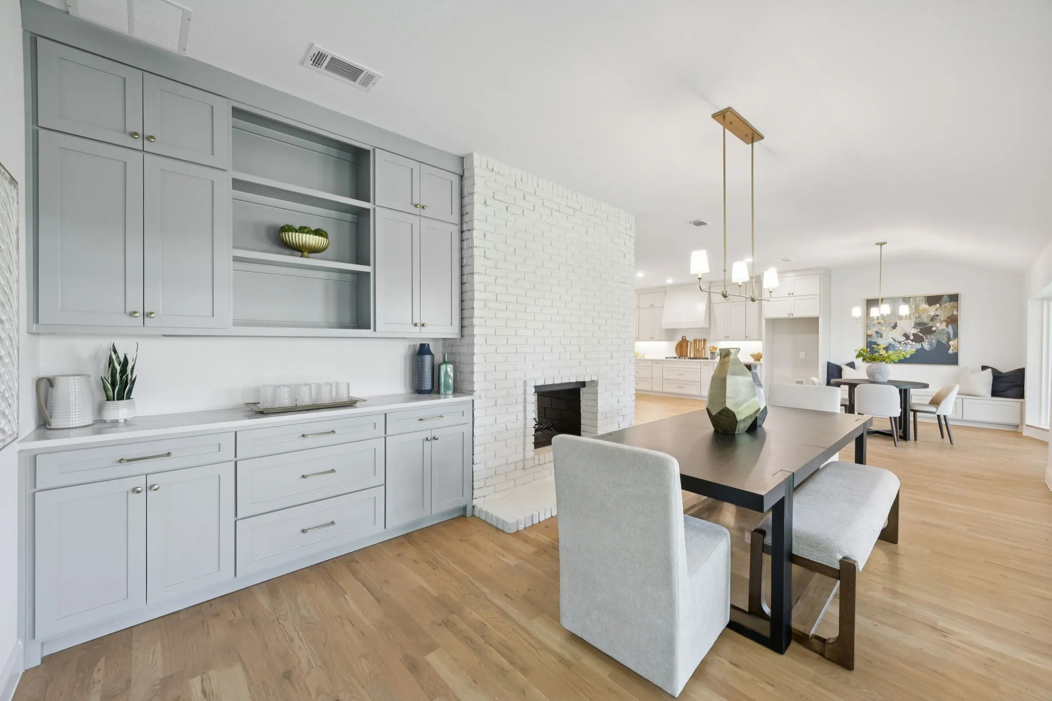 Single Family Residence For Sale in Dallas County , 4331 Laren Lane, Dallas, Texas 75244, 4 Bedroom, 3 Bathroom, 2 Garage spaces, 3,120 Sqft, built in 1971, Price $1,250,000, mls#21256844, Real Estate Agent in Dallas, Homes For Sale in Dallas county, Homes For Sale in Dallas, Realtor in Dallas Texas, Real Estate Brokerage Independent Realty Texas, Luminita Cordes Realtor