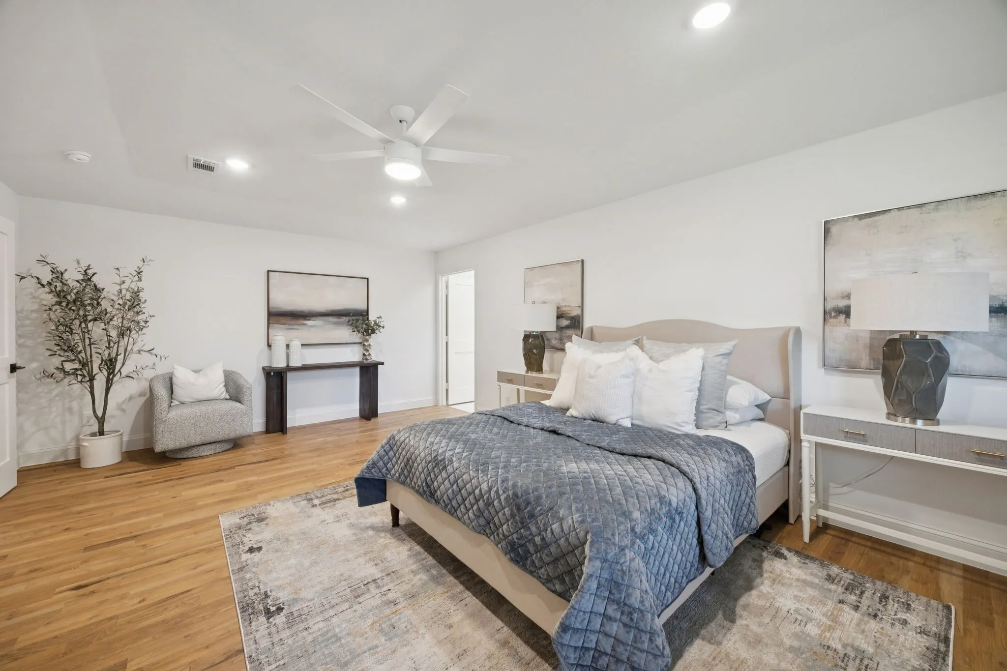 Single Family Residence For Sale in Dallas County , 4331 Laren Lane, Dallas, Texas 75244, 4 Bedroom, 3 Bathroom, 2 Garage spaces, 3,120 Sqft, built in 1971, Price $1,250,000, mls#21256844, Real Estate Agent in Dallas, Homes For Sale in Dallas county, Homes For Sale in Dallas, Realtor in Dallas Texas, Real Estate Brokerage Independent Realty Texas, Luminita Cordes Realtor