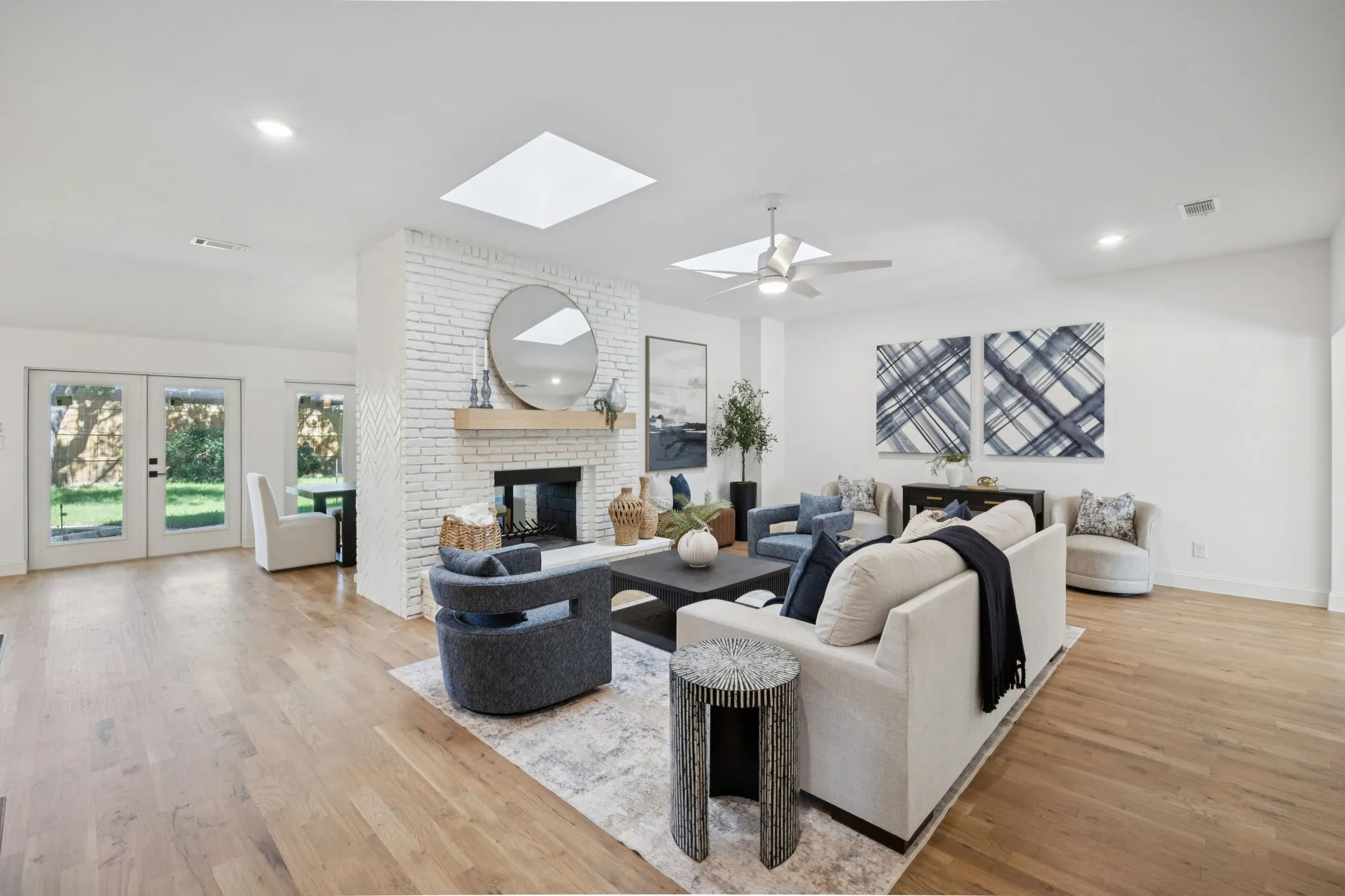 Single Family Residence For Sale in Dallas County , 4331 Laren Lane, Dallas, Texas 75244, 4 Bedroom, 3 Bathroom, 2 Garage spaces, 3,120 Sqft, built in 1971, Price $1,250,000, mls#21256844, Real Estate Agent in Dallas, Homes For Sale in Dallas county, Homes For Sale in Dallas, Realtor in Dallas Texas, Real Estate Brokerage Independent Realty Texas, Luminita Cordes Realtor