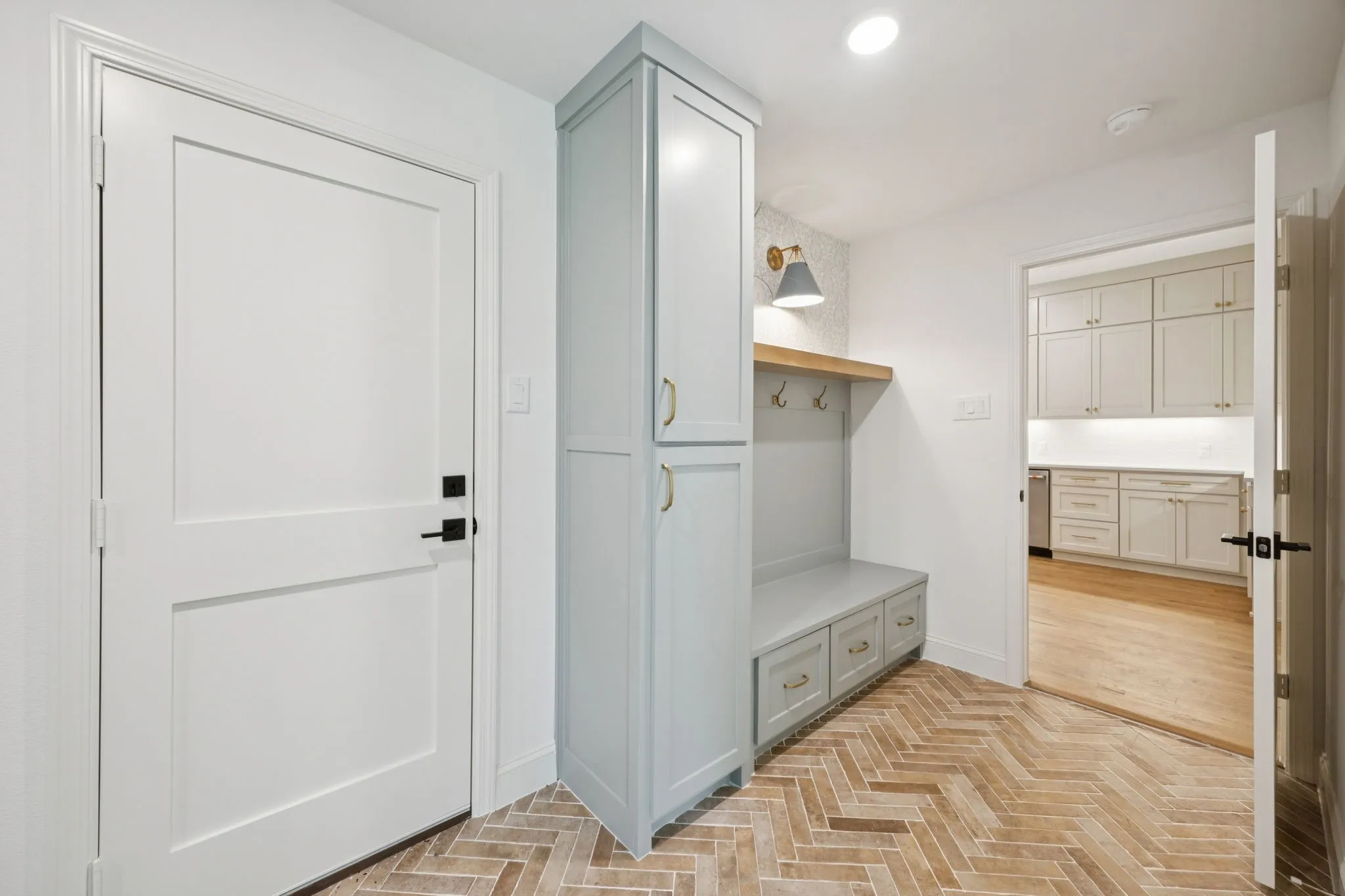 Single Family Residence For Sale in Dallas County , 4331 Laren Lane, Dallas, Texas 75244, 4 Bedroom, 3 Bathroom, 2 Garage spaces, 3,120 Sqft, built in 1971, Price $1,250,000, mls#21256844, Real Estate Agent in Dallas, Homes For Sale in Dallas county, Homes For Sale in Dallas, Realtor in Dallas Texas, Real Estate Brokerage Independent Realty Texas, Luminita Cordes Realtor