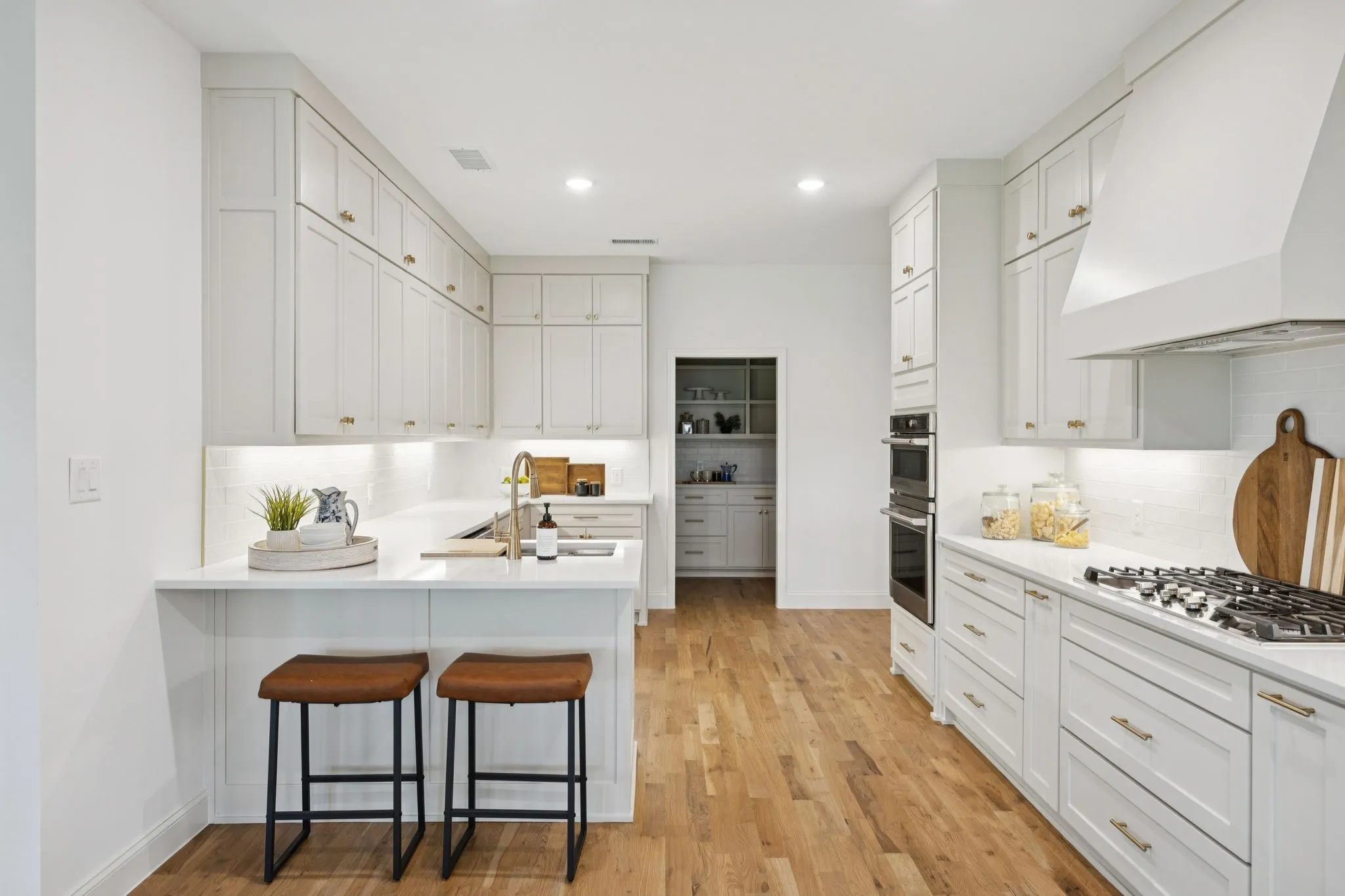 Single Family Residence For Sale in Dallas County , 4331 Laren Lane, Dallas, Texas 75244, 4 Bedroom, 3 Bathroom, 2 Garage spaces, 3,120 Sqft, built in 1971, Price $1,250,000, mls#21256844, Real Estate Agent in Dallas, Homes For Sale in Dallas county, Homes For Sale in Dallas, Realtor in Dallas Texas, Real Estate Brokerage Independent Realty Texas, Luminita Cordes Realtor