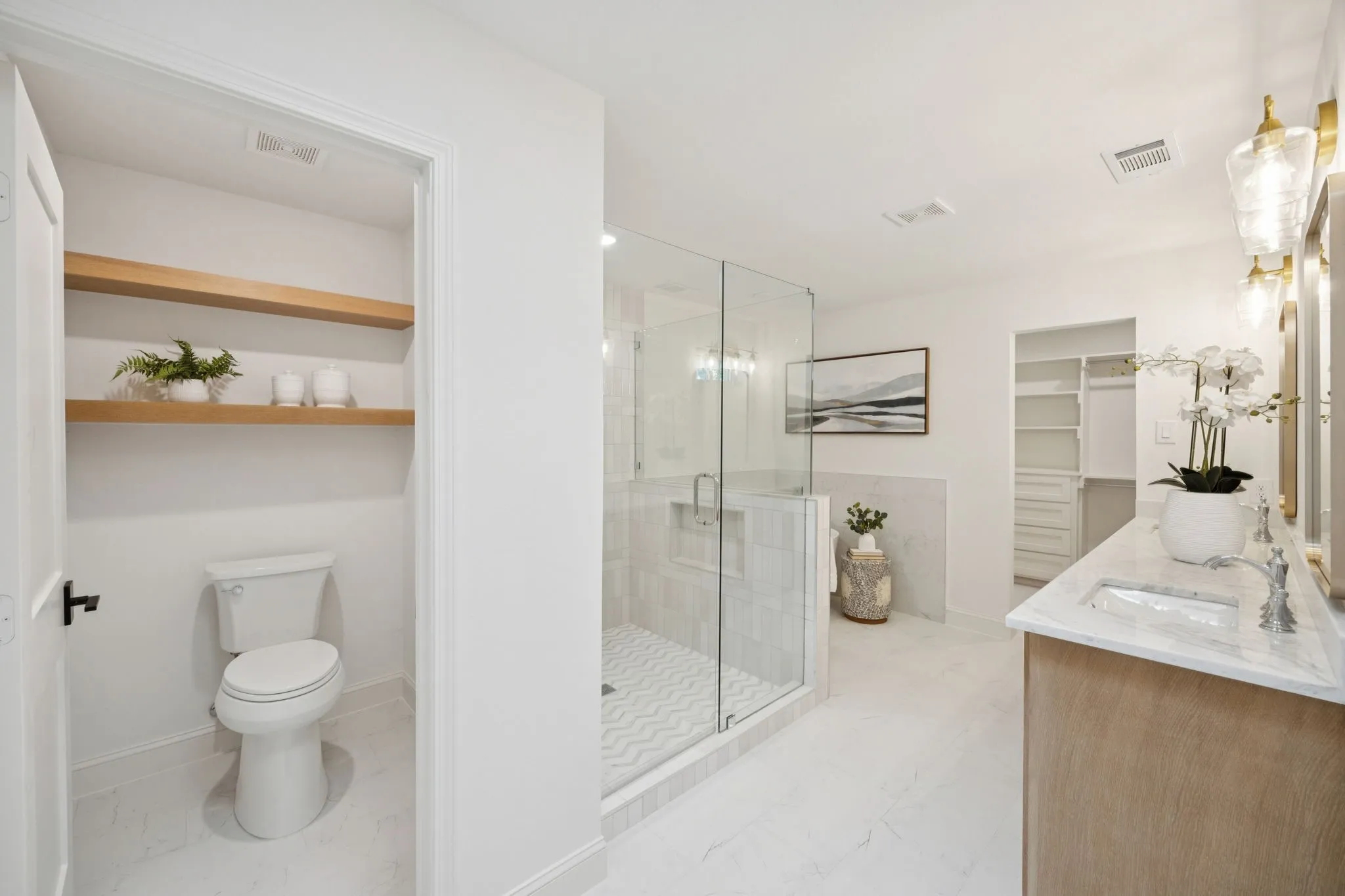 Single Family Residence For Sale in Dallas County , 4331 Laren Lane, Dallas, Texas 75244, 4 Bedroom, 3 Bathroom, 2 Garage spaces, 3,120 Sqft, built in 1971, Price $1,250,000, mls#21256844, Real Estate Agent in Dallas, Homes For Sale in Dallas county, Homes For Sale in Dallas, Realtor in Dallas Texas, Real Estate Brokerage Independent Realty Texas, Luminita Cordes Realtor