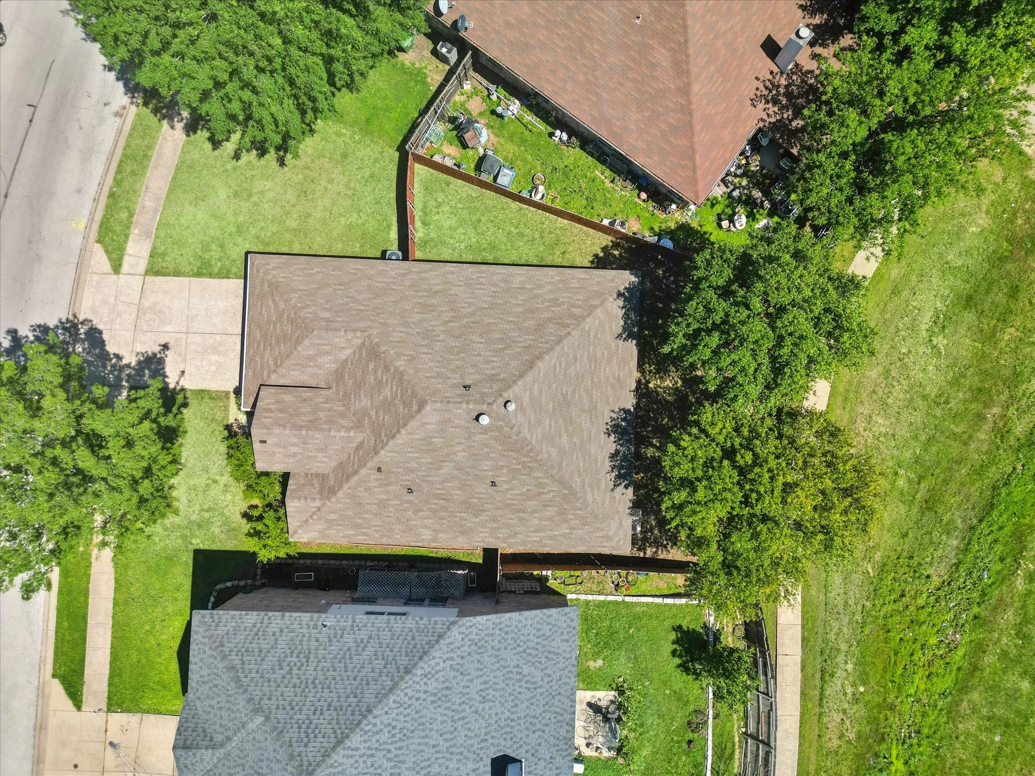 Single Family Residence For Sale in Tarrant County , 5424 Elk Ridge Drive, Watauga, Texas 76137, 3 Bedrooms, 2 Bathrooms, 2 Garage spaces, 1,660 Sqft, built in 2002, Preowned, Price $298,000, mls#21254427, Real Estate Agent in Watauga, Homes For Sale in Tarrant county, Homes For Sale in Watauga, Realtor in Watauga Texas, Real Estate Brokerage Independent Realty Texas, Luminita Cordes Realtor