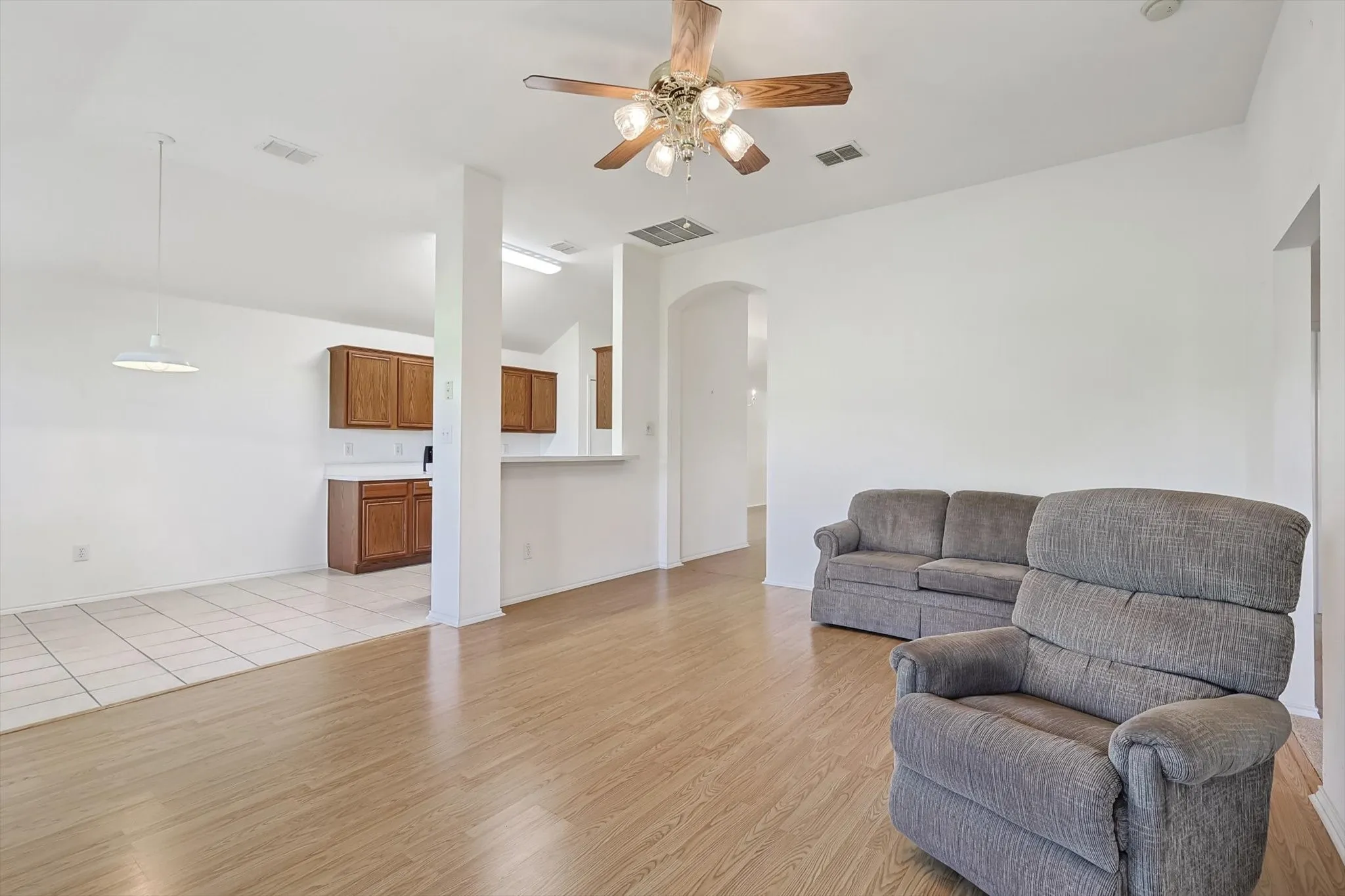 Single Family Residence For Sale in Tarrant County , 5424 Elk Ridge Drive, Watauga, Texas 76137, 3 Bedrooms, 2 Bathrooms, 2 Garage spaces, 1,660 Sqft, built in 2002, Preowned, Price $298,000, mls#21254427, Real Estate Agent in Watauga, Homes For Sale in Tarrant county, Homes For Sale in Watauga, Realtor in Watauga Texas, Real Estate Brokerage Independent Realty Texas, Luminita Cordes Realtor
