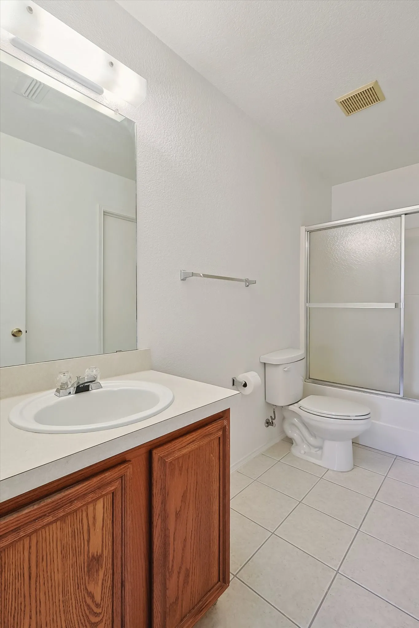 Single Family Residence For Sale in Tarrant County , 5424 Elk Ridge Drive, Watauga, Texas 76137, 3 Bedrooms, 2 Bathrooms, 2 Garage spaces, 1,660 Sqft, built in 2002, Preowned, Price $298,000, mls#21254427, Real Estate Agent in Watauga, Homes For Sale in Tarrant county, Homes For Sale in Watauga, Realtor in Watauga Texas, Real Estate Brokerage Independent Realty Texas, Luminita Cordes Realtor