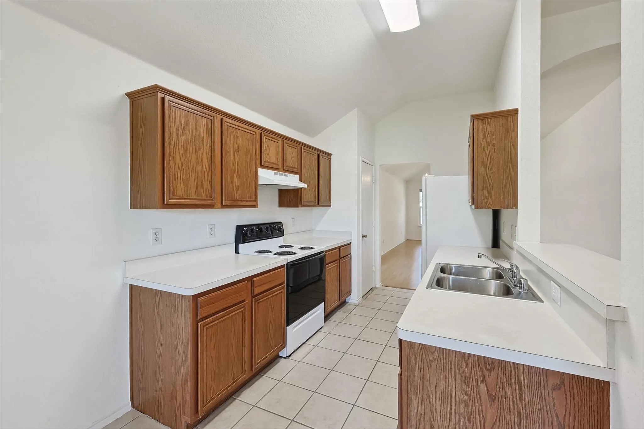 Single Family Residence For Sale in Tarrant County , 5424 Elk Ridge Drive, Watauga, Texas 76137, 3 Bedrooms, 2 Bathrooms, 2 Garage spaces, 1,660 Sqft, built in 2002, Preowned, Price $298,000, mls#21254427, Real Estate Agent in Watauga, Homes For Sale in Tarrant county, Homes For Sale in Watauga, Realtor in Watauga Texas, Real Estate Brokerage Independent Realty Texas, Luminita Cordes Realtor