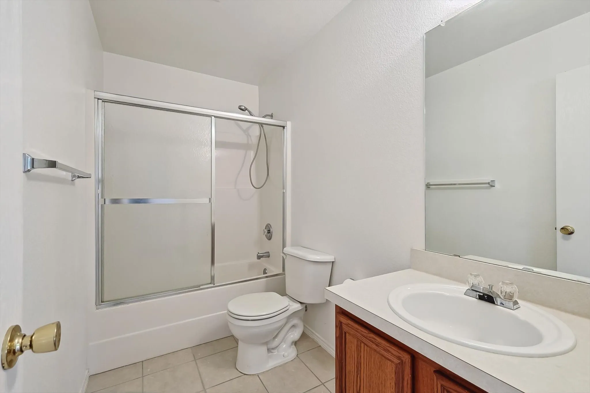 Single Family Residence For Sale in Tarrant County , 5424 Elk Ridge Drive, Watauga, Texas 76137, 3 Bedrooms, 2 Bathrooms, 2 Garage spaces, 1,660 Sqft, built in 2002, Preowned, Price $298,000, mls#21254427, Real Estate Agent in Watauga, Homes For Sale in Tarrant county, Homes For Sale in Watauga, Realtor in Watauga Texas, Real Estate Brokerage Independent Realty Texas, Luminita Cordes Realtor