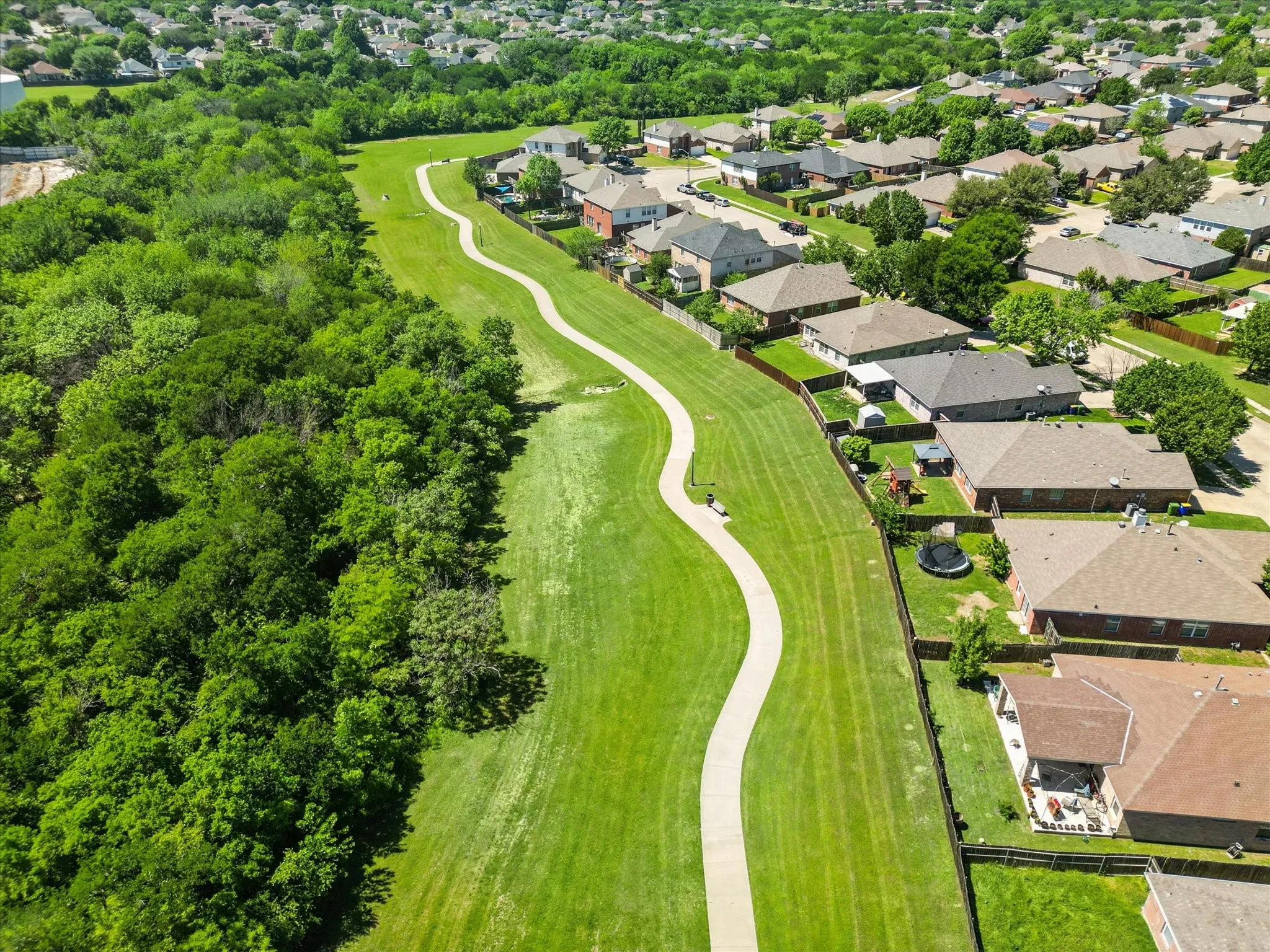 Single Family Residence For Sale in Tarrant County , 5424 Elk Ridge Drive, Watauga, Texas 76137, 3 Bedrooms, 2 Bathrooms, 2 Garage spaces, 1,660 Sqft, built in 2002, Preowned, Price $298,000, mls#21254427, Real Estate Agent in Watauga, Homes For Sale in Tarrant county, Homes For Sale in Watauga, Realtor in Watauga Texas, Real Estate Brokerage Independent Realty Texas, Luminita Cordes Realtor