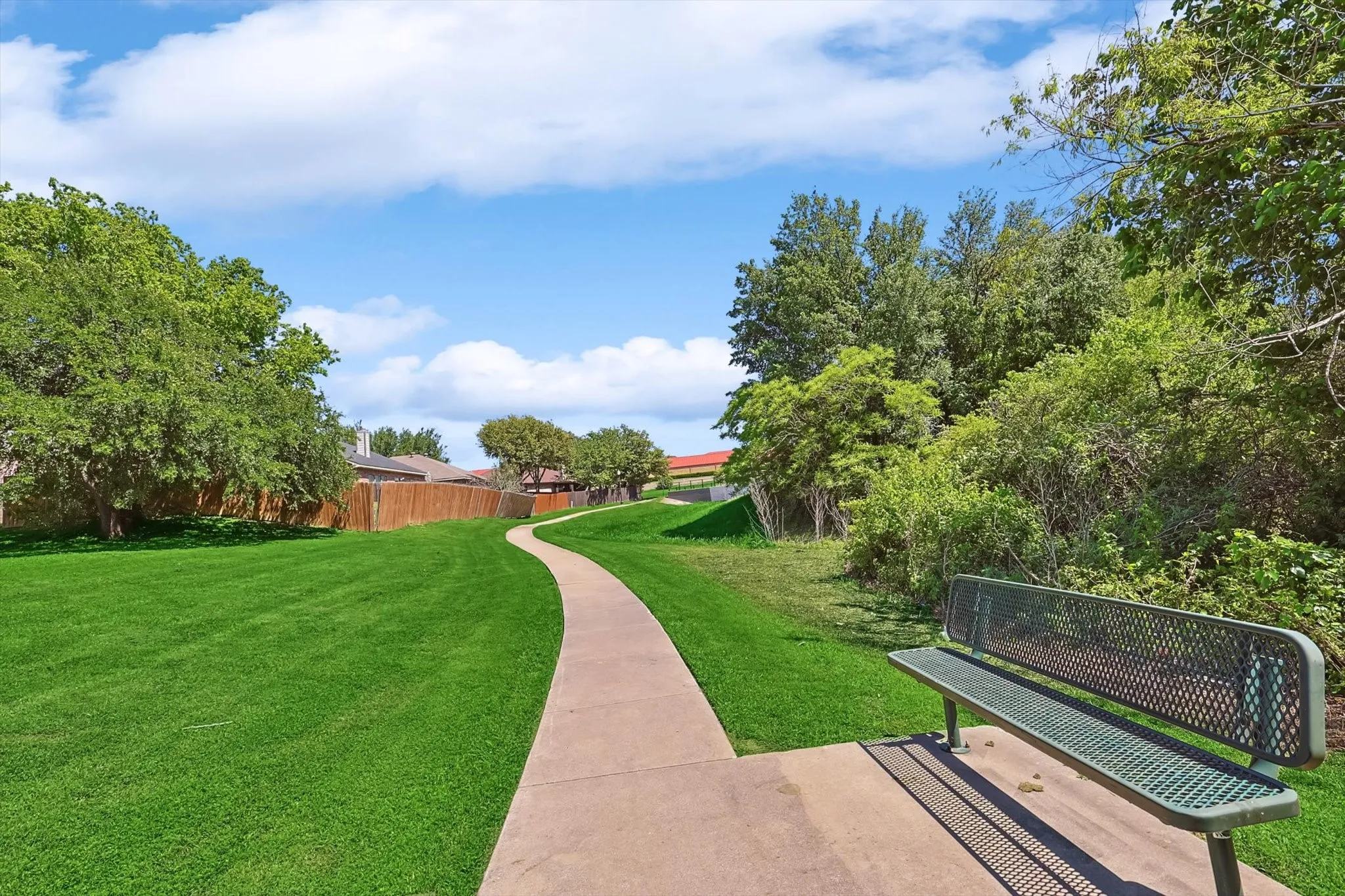Single Family Residence For Sale in Tarrant County , 5424 Elk Ridge Drive, Watauga, Texas 76137, 3 Bedrooms, 2 Bathrooms, 2 Garage spaces, 1,660 Sqft, built in 2002, Preowned, Price $298,000, mls#21254427, Real Estate Agent in Watauga, Homes For Sale in Tarrant county, Homes For Sale in Watauga, Realtor in Watauga Texas, Real Estate Brokerage Independent Realty Texas, Luminita Cordes Realtor