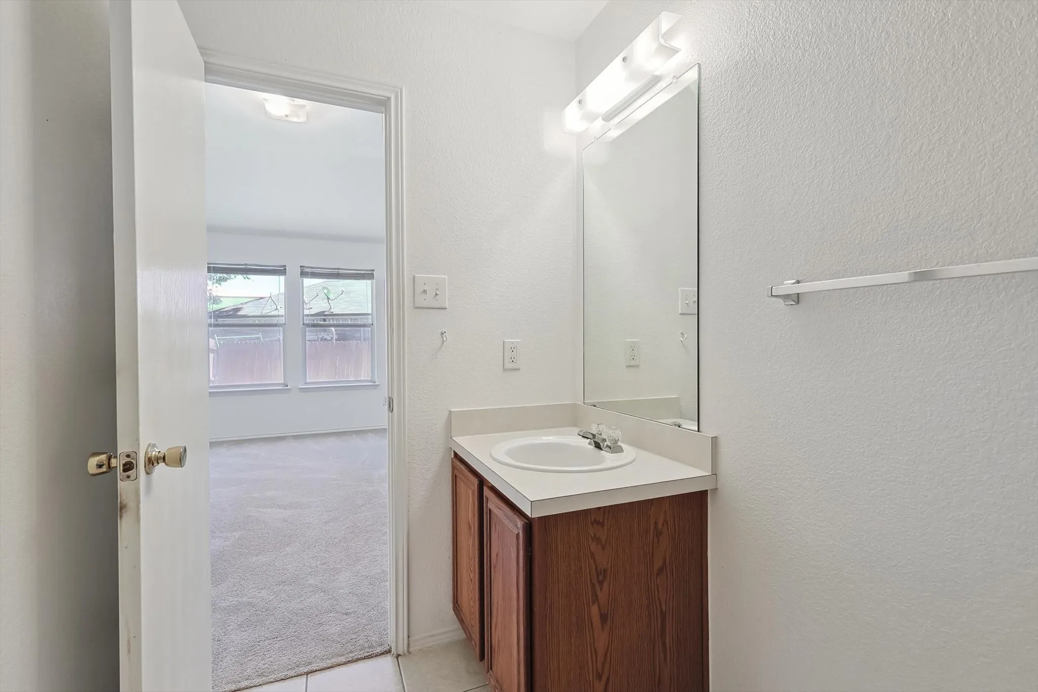 Single Family Residence For Sale in Tarrant County , 5424 Elk Ridge Drive, Watauga, Texas 76137, 3 Bedrooms, 2 Bathrooms, 2 Garage spaces, 1,660 Sqft, built in 2002, Preowned, Price $298,000, mls#21254427, Real Estate Agent in Watauga, Homes For Sale in Tarrant county, Homes For Sale in Watauga, Realtor in Watauga Texas, Real Estate Brokerage Independent Realty Texas, Luminita Cordes Realtor