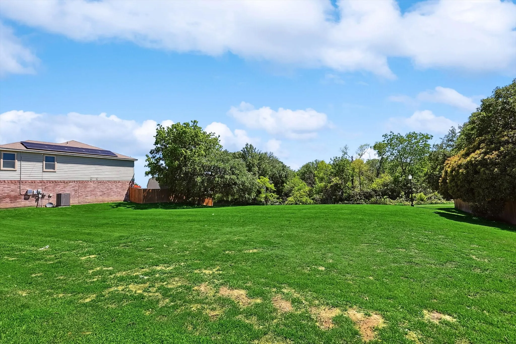 Single Family Residence For Sale in Tarrant County , 5424 Elk Ridge Drive, Watauga, Texas 76137, 3 Bedrooms, 2 Bathrooms, 2 Garage spaces, 1,660 Sqft, built in 2002, Preowned, Price $298,000, mls#21254427, Real Estate Agent in Watauga, Homes For Sale in Tarrant county, Homes For Sale in Watauga, Realtor in Watauga Texas, Real Estate Brokerage Independent Realty Texas, Luminita Cordes Realtor