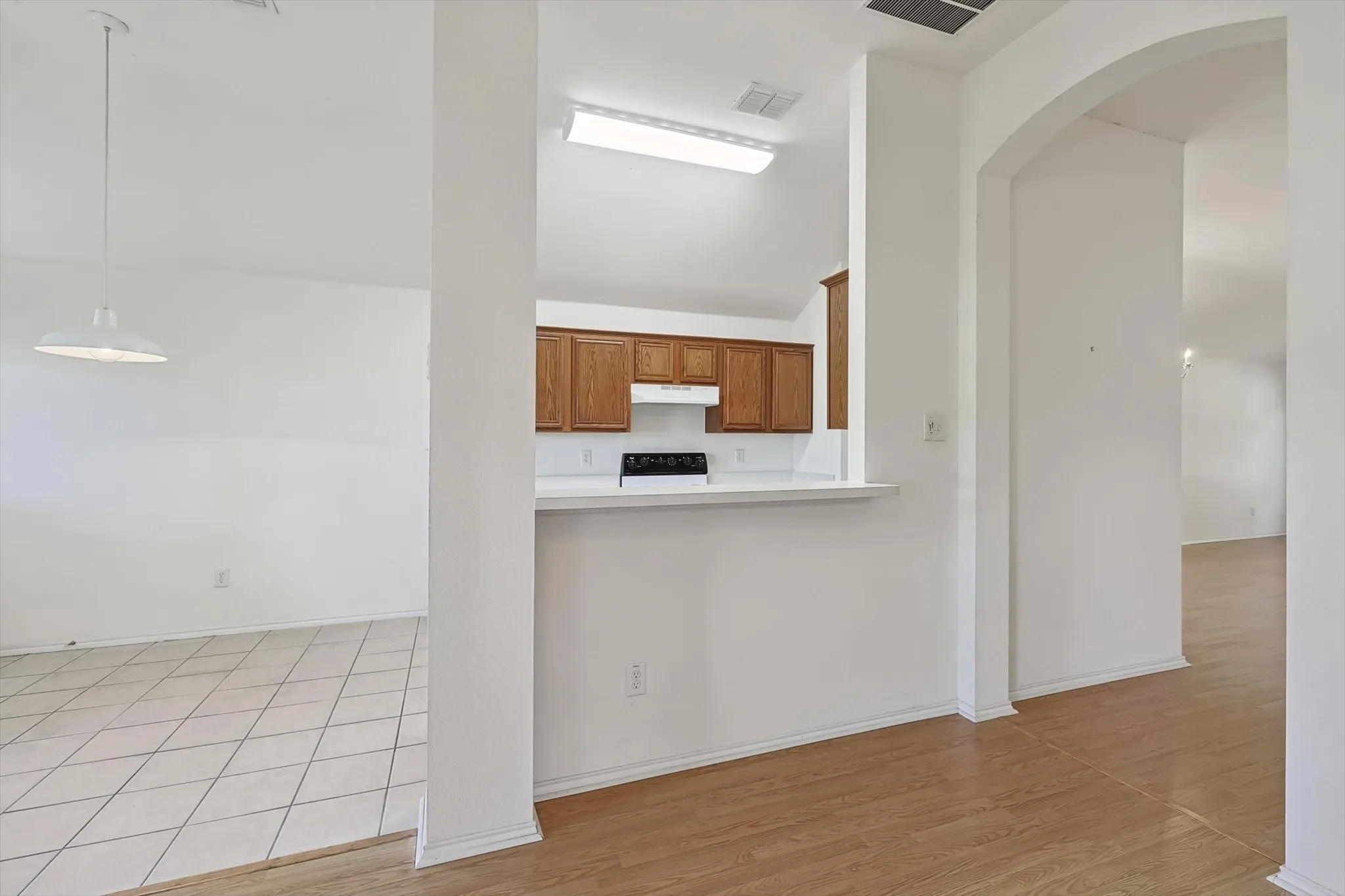 Single Family Residence For Sale in Tarrant County , 5424 Elk Ridge Drive, Watauga, Texas 76137, 3 Bedrooms, 2 Bathrooms, 2 Garage spaces, 1,660 Sqft, built in 2002, Preowned, Price $298,000, mls#21254427, Real Estate Agent in Watauga, Homes For Sale in Tarrant county, Homes For Sale in Watauga, Realtor in Watauga Texas, Real Estate Brokerage Independent Realty Texas, Luminita Cordes Realtor