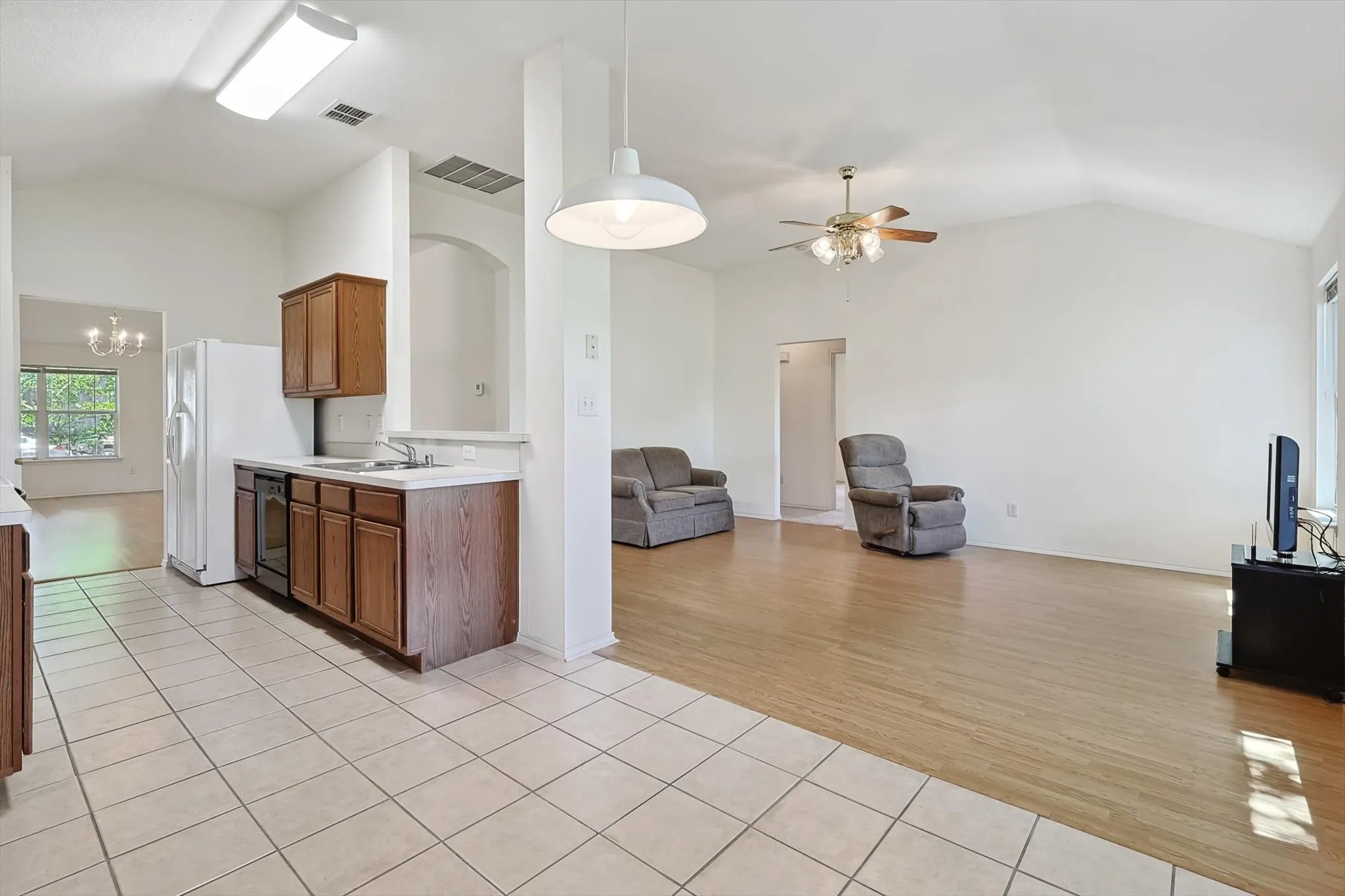 Single Family Residence For Sale in Tarrant County , 5424 Elk Ridge Drive, Watauga, Texas 76137, 3 Bedrooms, 2 Bathrooms, 2 Garage spaces, 1,660 Sqft, built in 2002, Preowned, Price $298,000, mls#21254427, Real Estate Agent in Watauga, Homes For Sale in Tarrant county, Homes For Sale in Watauga, Realtor in Watauga Texas, Real Estate Brokerage Independent Realty Texas, Luminita Cordes Realtor