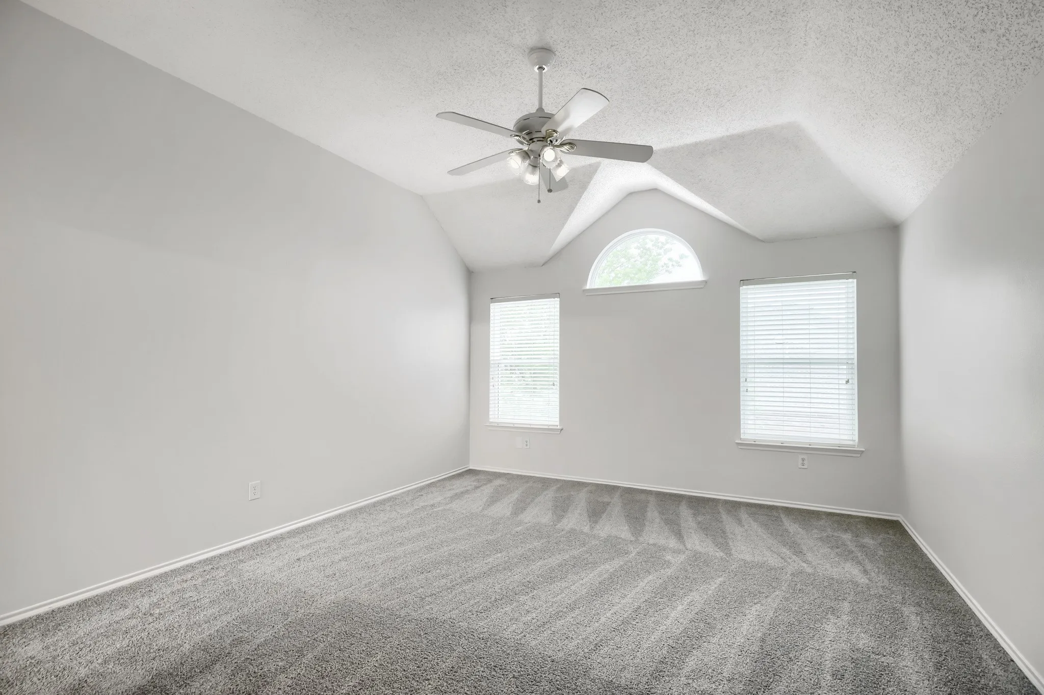 Single Family Residence For Sale in Denton County , 4201 Standridge Drive, The Colony, Texas 75056, 4 Bedroom, 2 Bathroom, 2 Garage spaces, 2,472 Sqft, built in 1998, mls#21216459, Real Estate Agent in The Colony, Homes For Sale in Denton county, Homes For Sale in The Colony, Realtor in The Colony Texas, Real Estate Brokerage Independent Realty Texas, Luminita Cordes Realtor