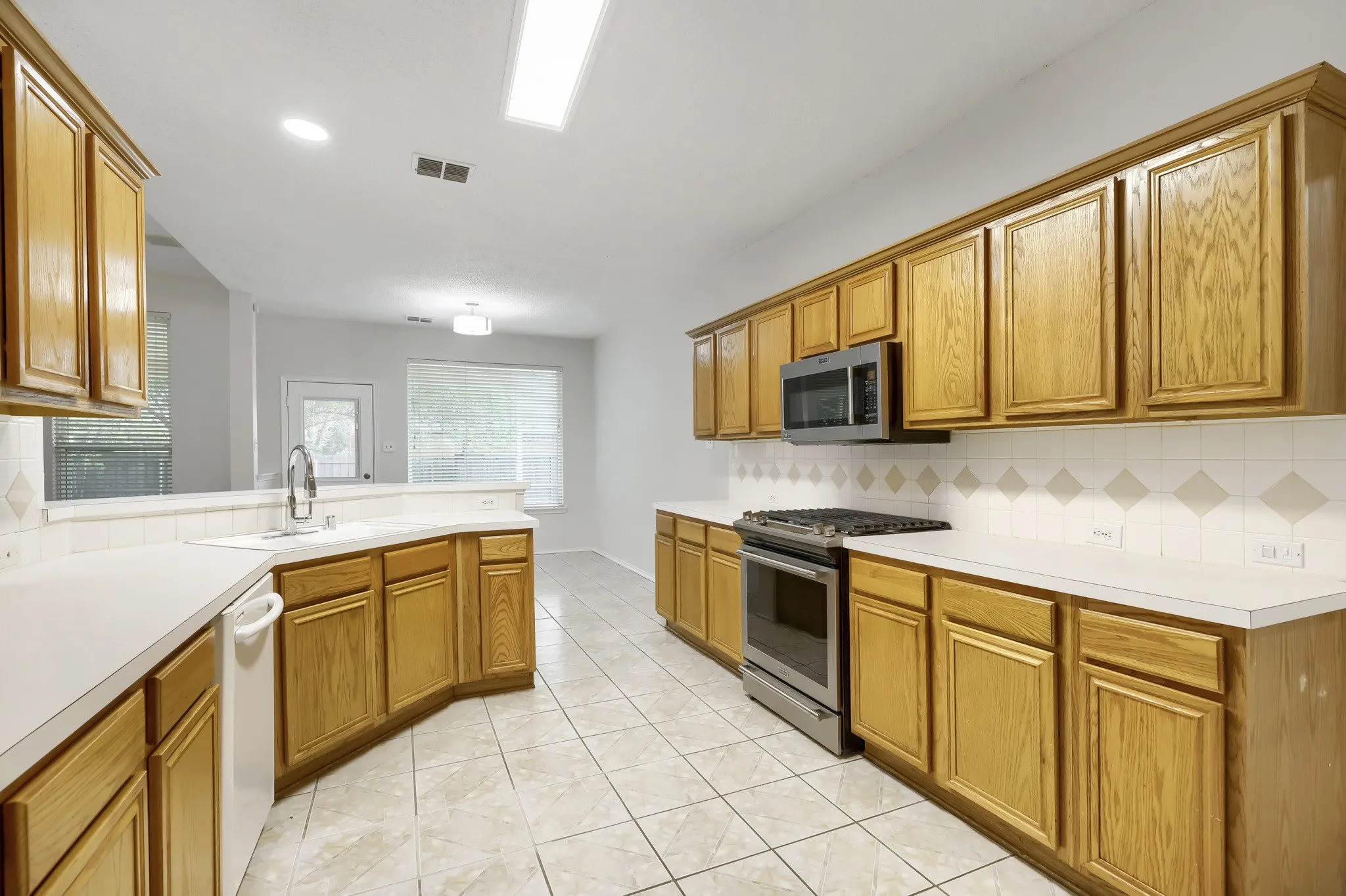 Single Family Residence For Sale in Denton County , 4201 Standridge Drive, The Colony, Texas 75056, 4 Bedroom, 2 Bathroom, 2 Garage spaces, 2,472 Sqft, built in 1998, mls#21216459, Real Estate Agent in The Colony, Homes For Sale in Denton county, Homes For Sale in The Colony, Realtor in The Colony Texas, Real Estate Brokerage Independent Realty Texas, Luminita Cordes Realtor