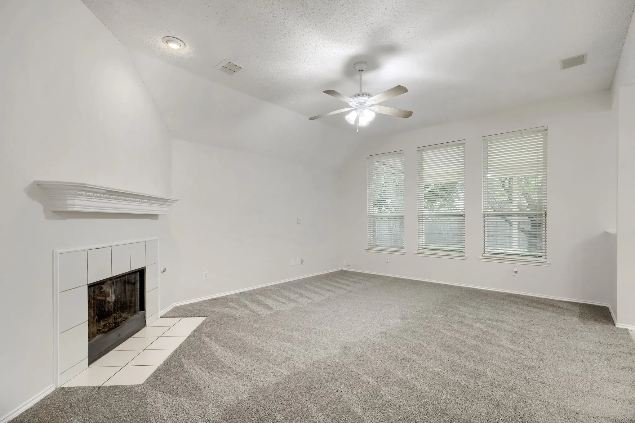 Single Family Residence For Sale in Denton County , 4201 Standridge Drive, The Colony, Texas 75056, 4 Bedroom, 2 Bathroom, 2 Garage spaces, 2,472 Sqft, built in 1998, mls#21216459, Real Estate Agent in The Colony, Homes For Sale in Denton county, Homes For Sale in The Colony, Realtor in The Colony Texas, Real Estate Brokerage Independent Realty Texas, Luminita Cordes Realtor