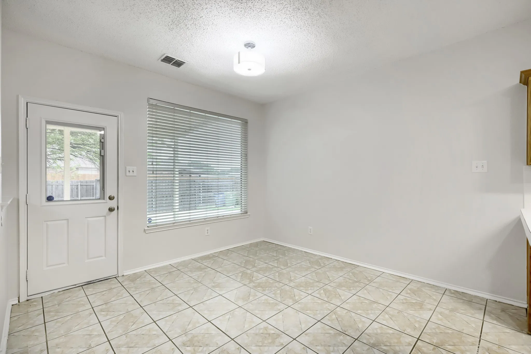 Single Family Residence For Sale in Denton County , 4201 Standridge Drive, The Colony, Texas 75056, 4 Bedroom, 2 Bathroom, 2 Garage spaces, 2,472 Sqft, built in 1998, mls#21216459, Real Estate Agent in The Colony, Homes For Sale in Denton county, Homes For Sale in The Colony, Realtor in The Colony Texas, Real Estate Brokerage Independent Realty Texas, Luminita Cordes Realtor