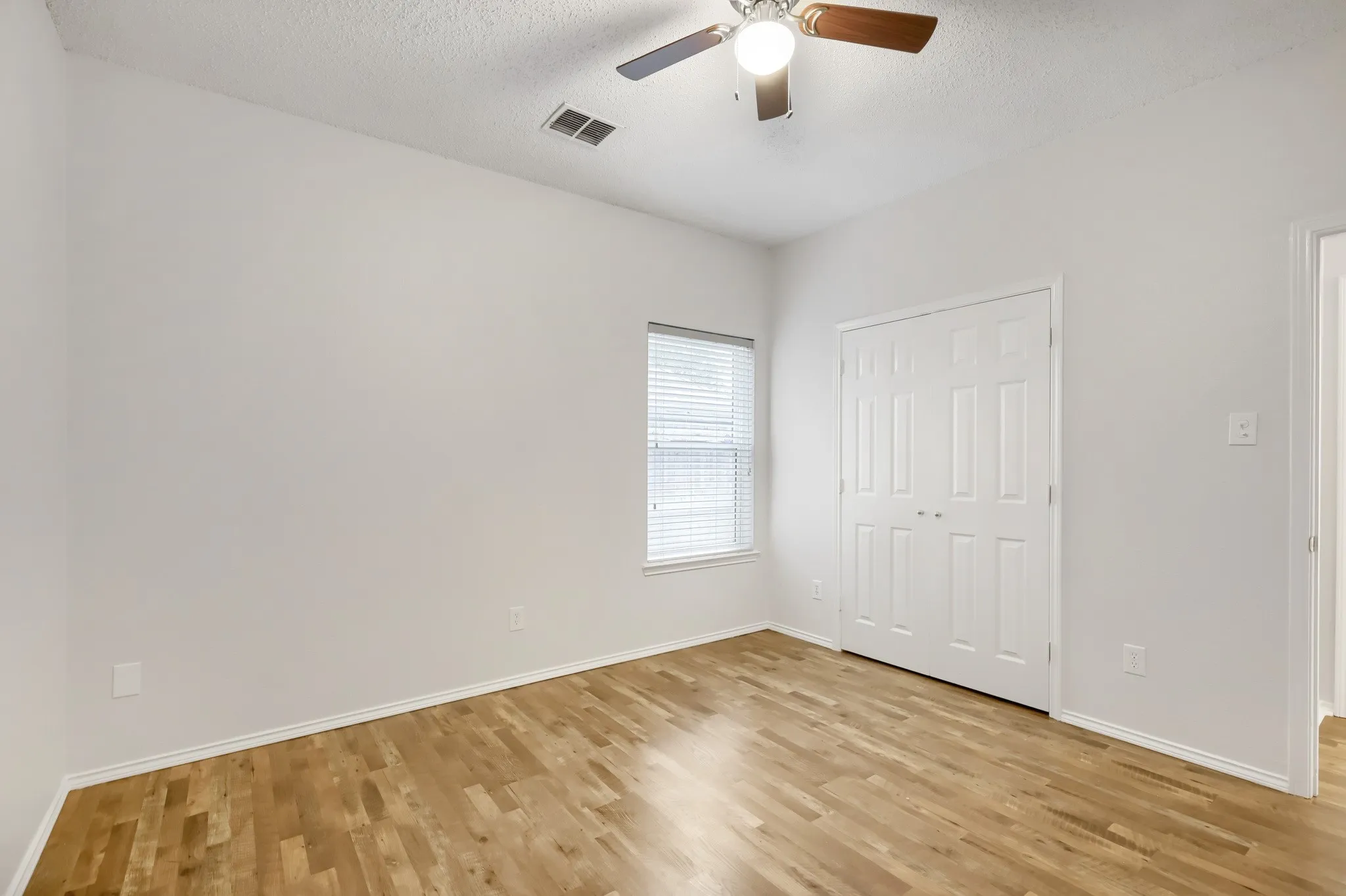 Single Family Residence For Sale in Denton County , 4201 Standridge Drive, The Colony, Texas 75056, 4 Bedroom, 2 Bathroom, 2 Garage spaces, 2,472 Sqft, built in 1998, mls#21216459, Real Estate Agent in The Colony, Homes For Sale in Denton county, Homes For Sale in The Colony, Realtor in The Colony Texas, Real Estate Brokerage Independent Realty Texas, Luminita Cordes Realtor