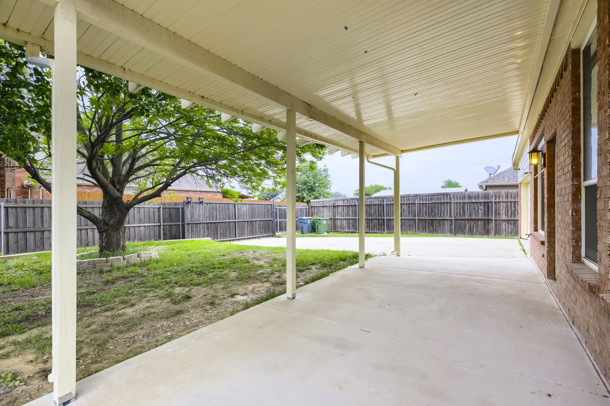 Single Family Residence For Sale in Denton County , 4201 Standridge Drive, The Colony, Texas 75056, 4 Bedroom, 2 Bathroom, 2 Garage spaces, 2,472 Sqft, built in 1998, mls#21216459, Real Estate Agent in The Colony, Homes For Sale in Denton county, Homes For Sale in The Colony, Realtor in The Colony Texas, Real Estate Brokerage Independent Realty Texas, Luminita Cordes Realtor
