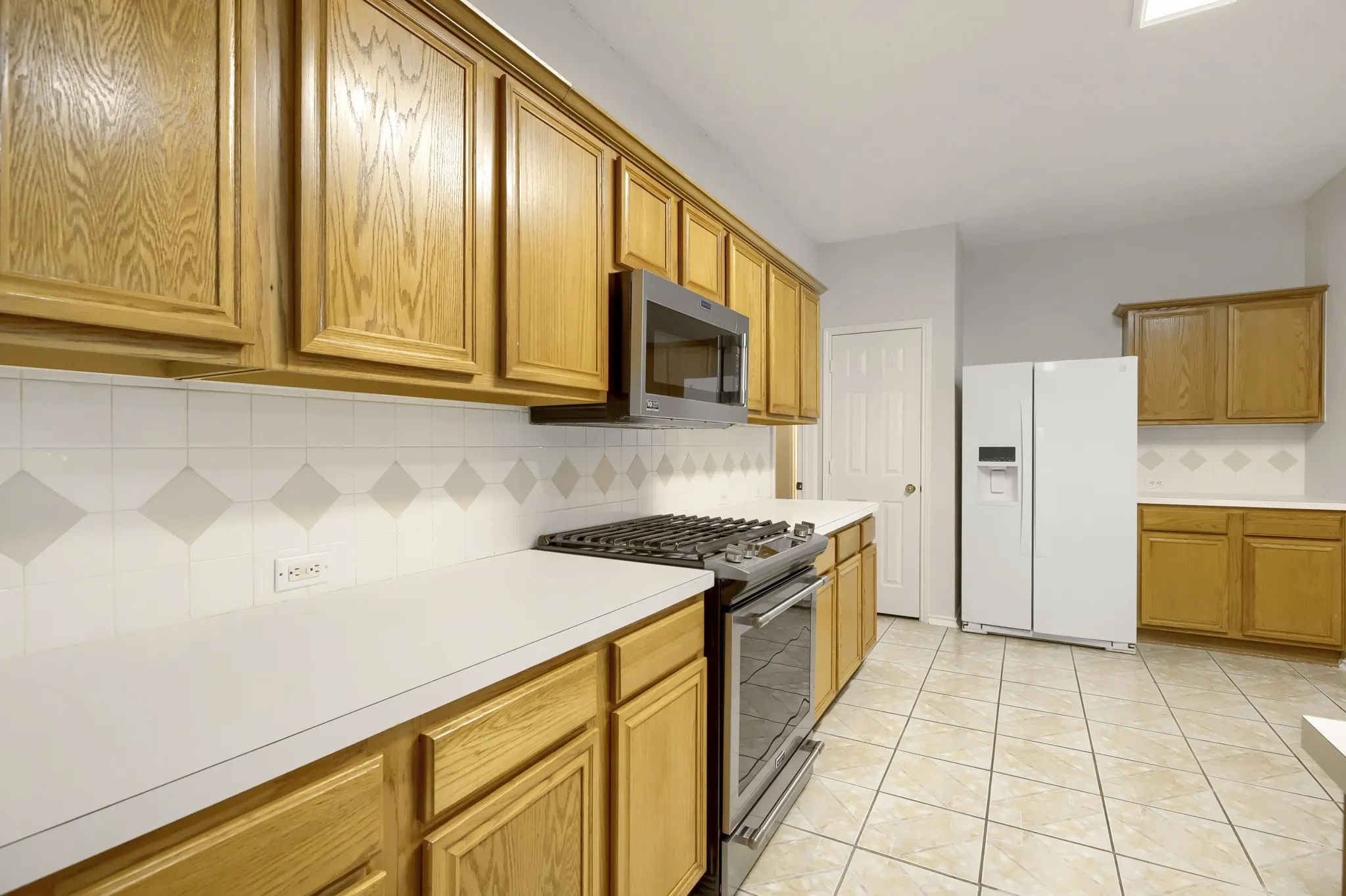 Single Family Residence For Sale in Denton County , 4201 Standridge Drive, The Colony, Texas 75056, 4 Bedroom, 2 Bathroom, 2 Garage spaces, 2,472 Sqft, built in 1998, mls#21216459, Real Estate Agent in The Colony, Homes For Sale in Denton county, Homes For Sale in The Colony, Realtor in The Colony Texas, Real Estate Brokerage Independent Realty Texas, Luminita Cordes Realtor