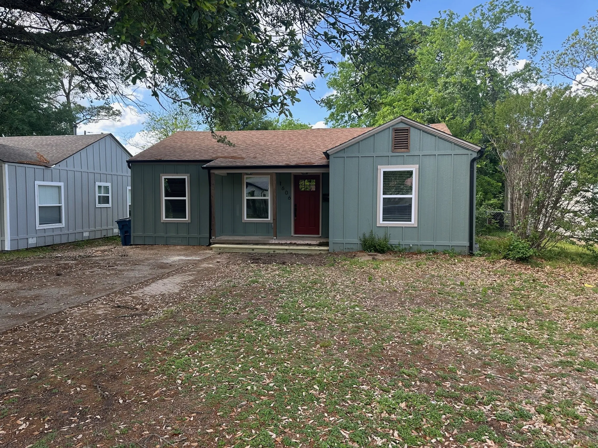 Single Family Residence For Sale in Navarro County , 1606 Cherry Avenue, Corsicana, Texas 75110, 4 Bedrooms, 2 Bathrooms, Garage spaces, 1,600 Sqft, built in 1942, Price $249,000, mls#21256872, Real Estate Agent in Corsicana, Homes For Sale in Navarro county, Homes For Sale in Corsicana, Realtor in Corsicana Texas, Real Estate Brokerage Independent Realty Texas, Luminita Cordes Realtor