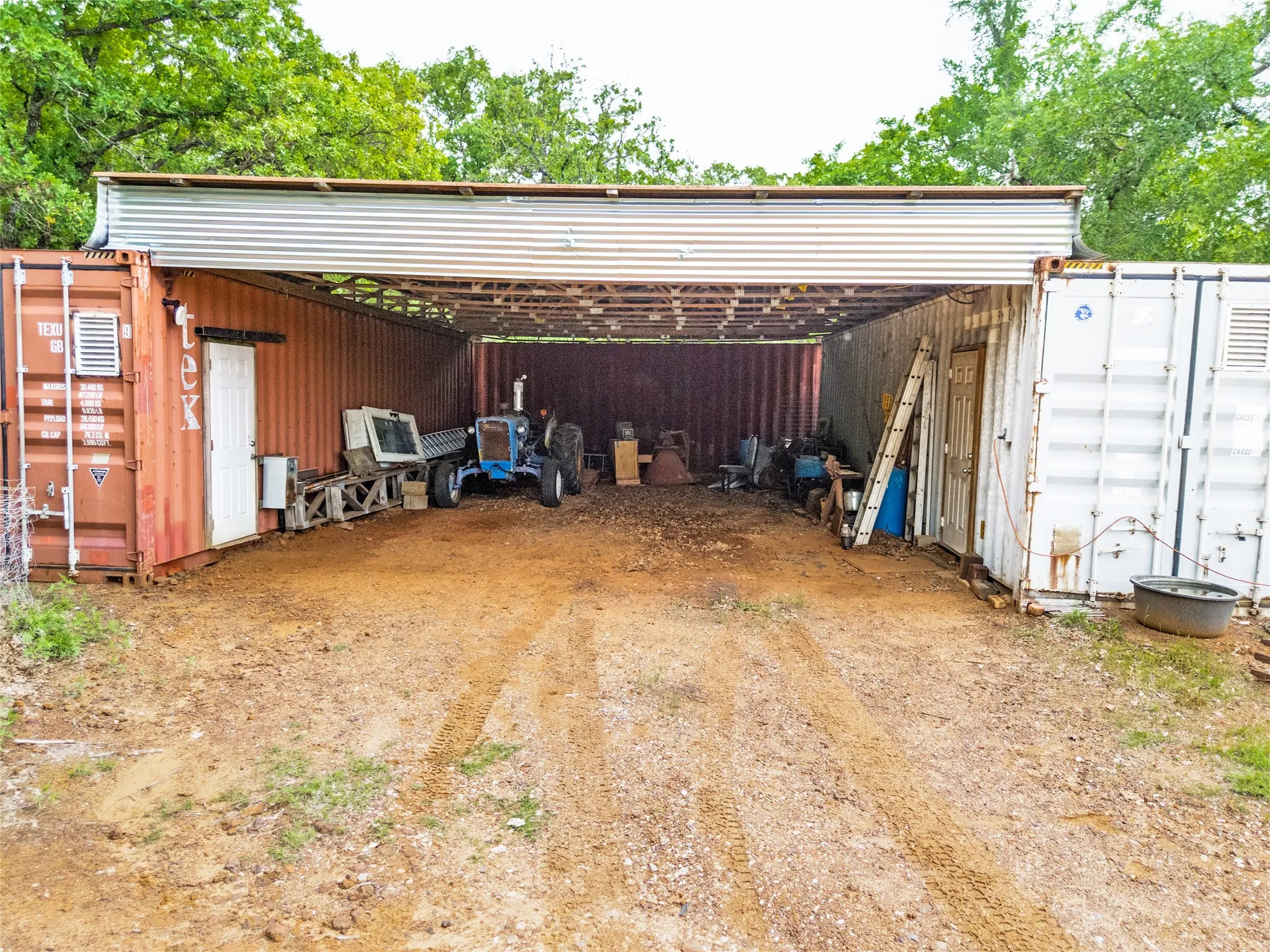 Farm For Sale in Johnson County , 2900 County Road 317, Cleburne, Texas 76031, 4 Bedroom, 4 Bathroom, Garage spaces, 5,224 Sqft, built in 2007, Price $1,150,000, mls#21256564, Real Estate Agent in Cleburne, Homes For Sale in Johnson county, Homes For Sale in Cleburne, Realtor in Cleburne Texas, Real Estate Brokerage Independent Realty Texas, Luminita Cordes Realtor