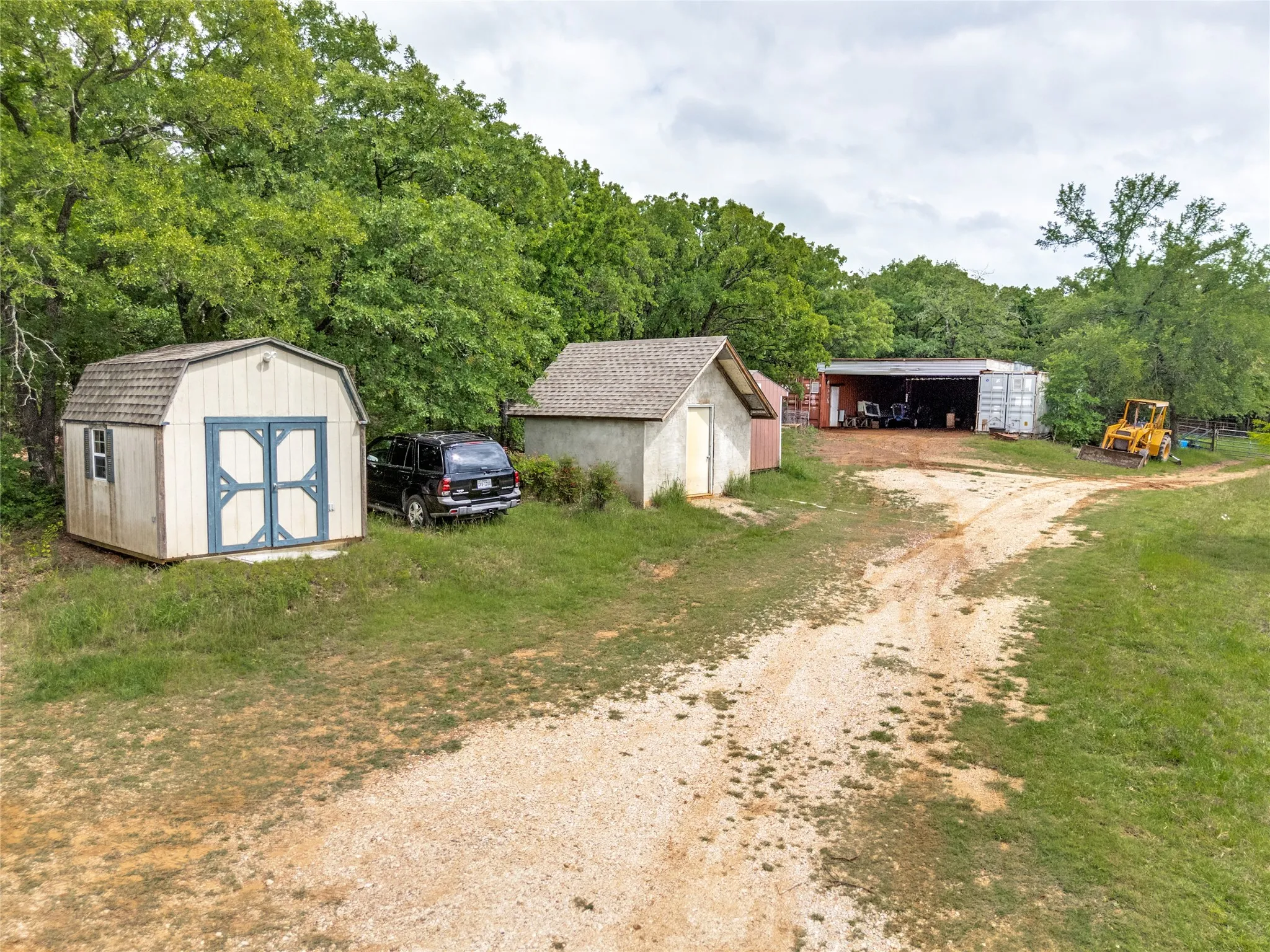 Farm For Sale in Johnson County , 2900 County Road 317, Cleburne, Texas 76031, 4 Bedroom, 4 Bathroom, Garage spaces, 5,224 Sqft, built in 2007, Price $1,150,000, mls#21256564, Real Estate Agent in Cleburne, Homes For Sale in Johnson county, Homes For Sale in Cleburne, Realtor in Cleburne Texas, Real Estate Brokerage Independent Realty Texas, Luminita Cordes Realtor