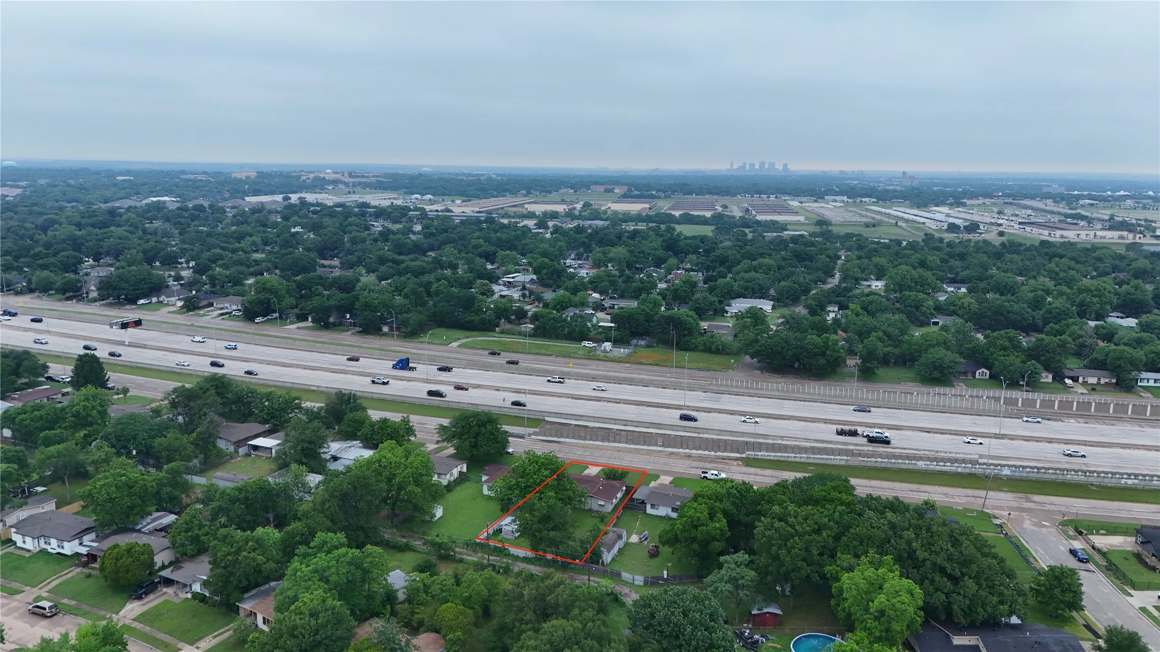 Single Family Residence For Sale in Tarrant County , 1217 California Parkway S, Fort Worth, Texas 76134, 3 Bedroom, 1 Bathroom, Garage spaces, 1,100 Sqft, built in 1957, mls#21256496, Real Estate Agent in Fort Worth, Homes For Sale in Tarrant county, Homes For Sale in Fort Worth, Realtor in Fort Worth Texas, Real Estate Brokerage Independent Realty Texas, Luminita Cordes Realtor