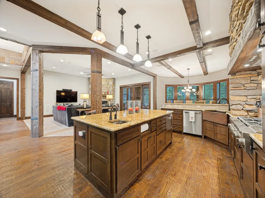 Single Family Residence For Sale in Grayson County , 111 Dove Canyon Drive, Gordonville, Texas 76245, 4 Bedroom, 5 Bathroom, 3 Garage spaces, 3,972 Sqft, built in 2013, Preowned, mls#21251120, Real Estate Agent in Gordonville, Homes For Sale in Grayson county, Homes For Sale in Gordonville, Realtor in Gordonville Texas, Real Estate Brokerage Independent Realty Texas, Luminita Cordes Realtor