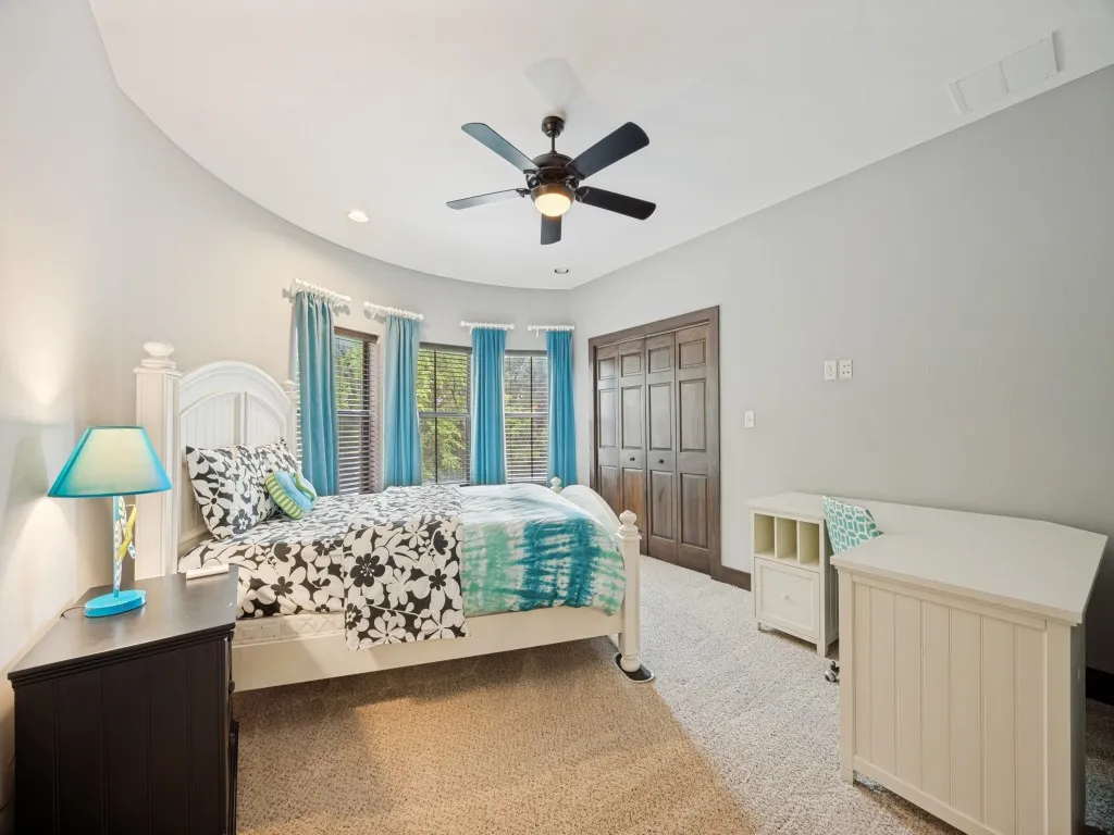 Single Family Residence For Sale in Grayson County , 111 Dove Canyon Drive, Gordonville, Texas 76245, 4 Bedroom, 5 Bathroom, 3 Garage spaces, 3,972 Sqft, built in 2013, Preowned, mls#21251120, Real Estate Agent in Gordonville, Homes For Sale in Grayson county, Homes For Sale in Gordonville, Realtor in Gordonville Texas, Real Estate Brokerage Independent Realty Texas, Luminita Cordes Realtor